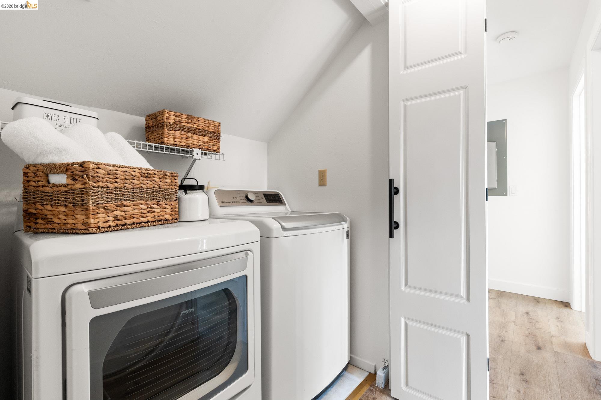 Detail Gallery Image 27 of 47 For 6931 Pinehaven Rd, Oakland,  CA 94611 - 4 Beds | 2/2 Baths