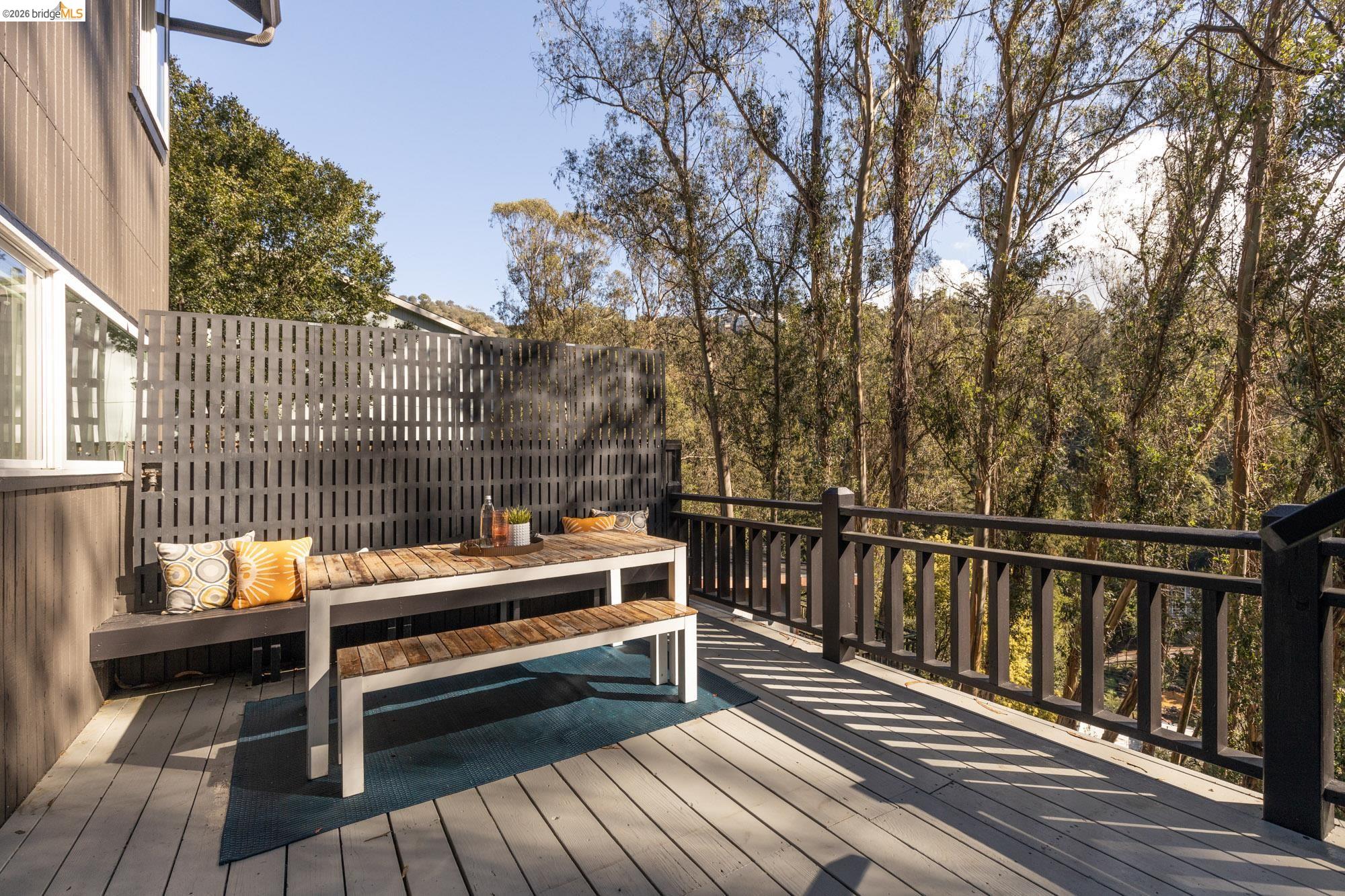 Detail Gallery Image 38 of 47 For 6931 Pinehaven Rd, Oakland,  CA 94611 - 4 Beds | 2/2 Baths