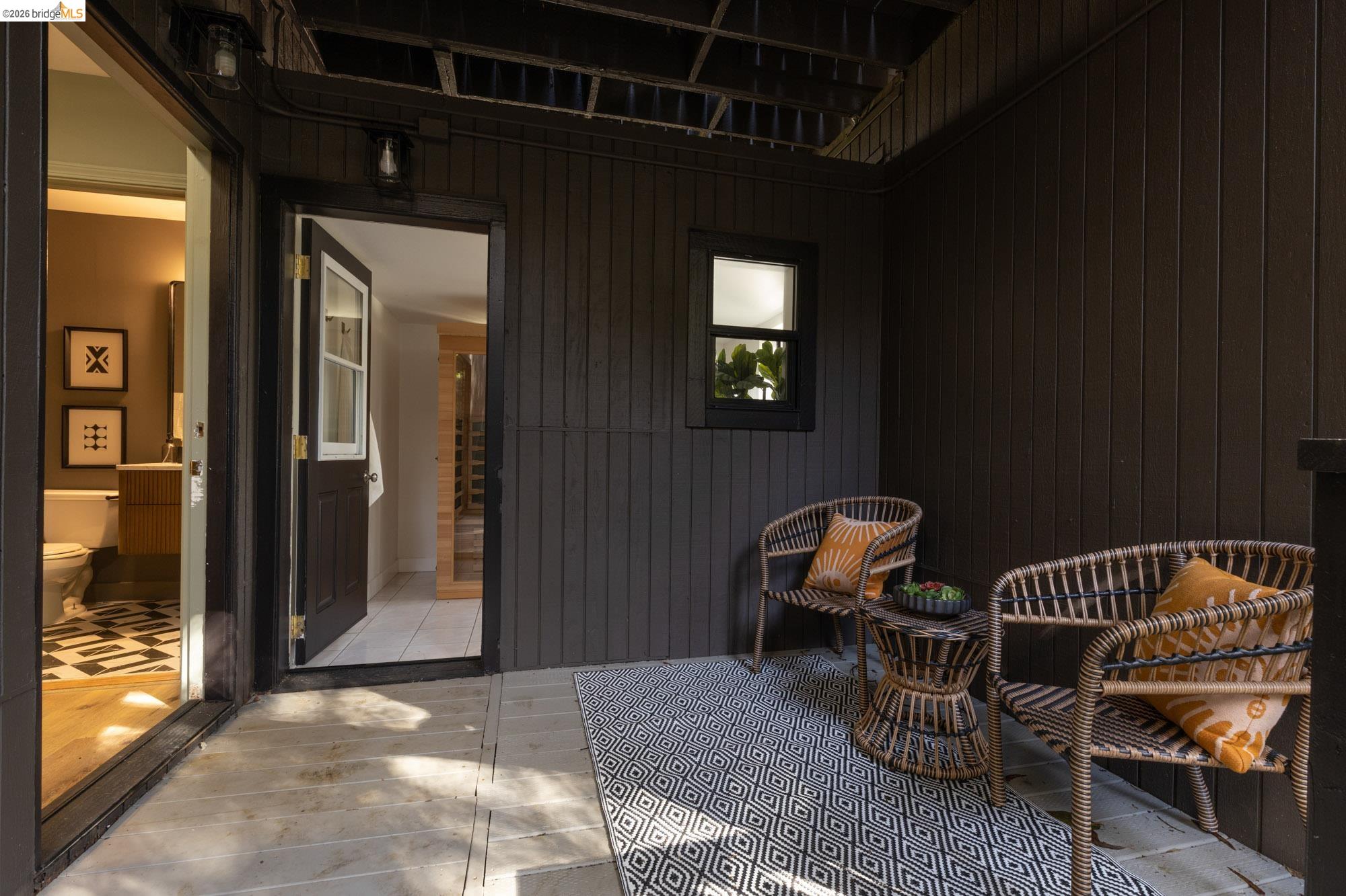 Detail Gallery Image 42 of 47 For 6931 Pinehaven Rd, Oakland,  CA 94611 - 4 Beds | 2/2 Baths