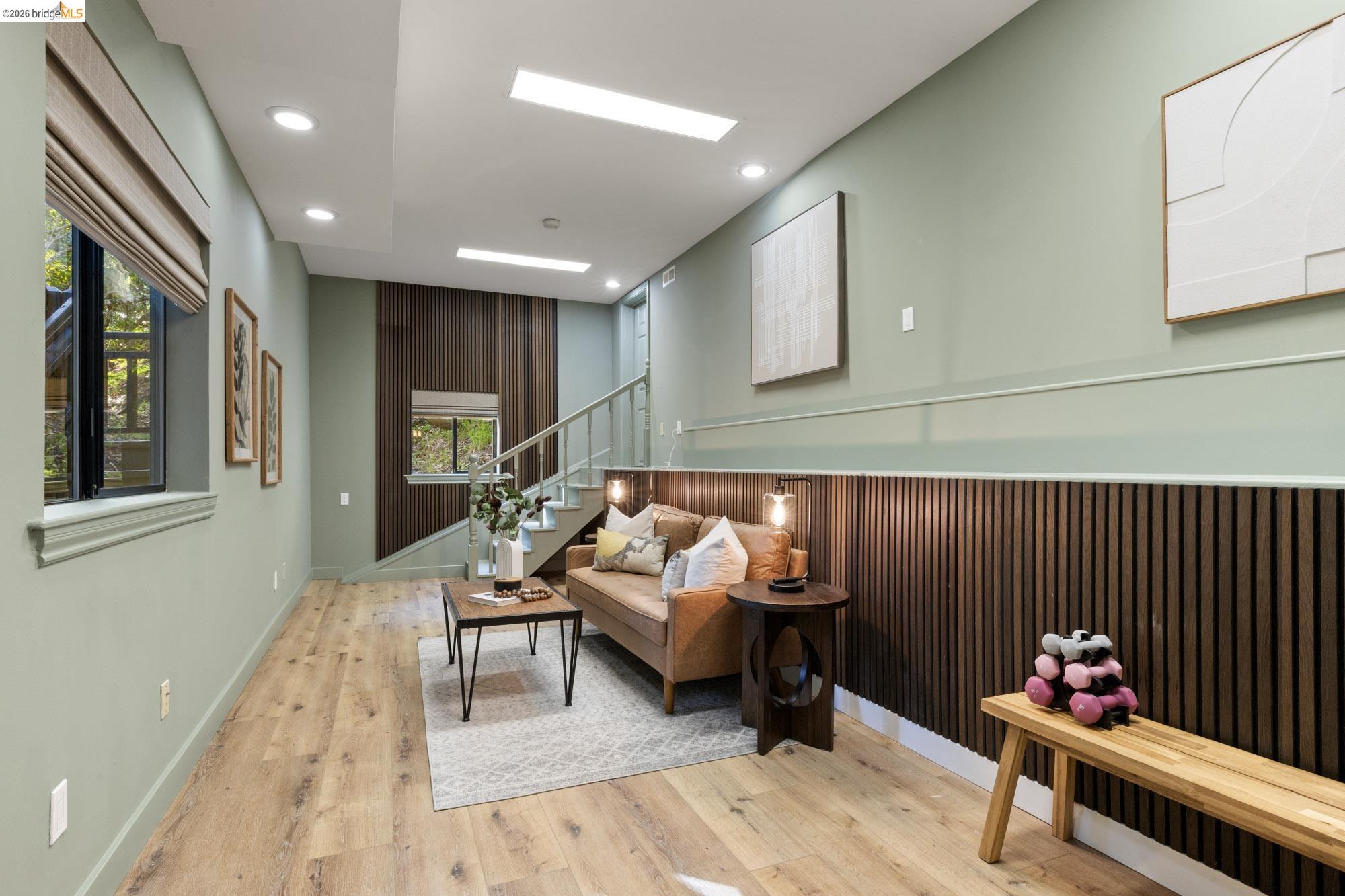 Detail Gallery Image 43 of 47 For 6931 Pinehaven Rd, Oakland,  CA 94611 - 4 Beds | 2/2 Baths