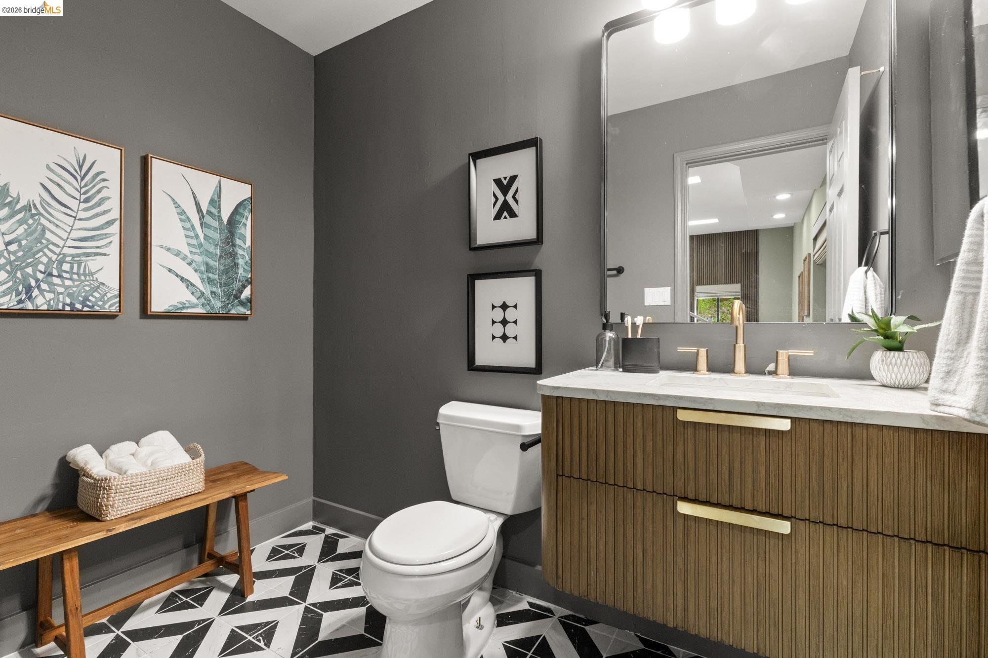 Detail Gallery Image 45 of 47 For 6931 Pinehaven Rd, Oakland,  CA 94611 - 4 Beds | 2/2 Baths