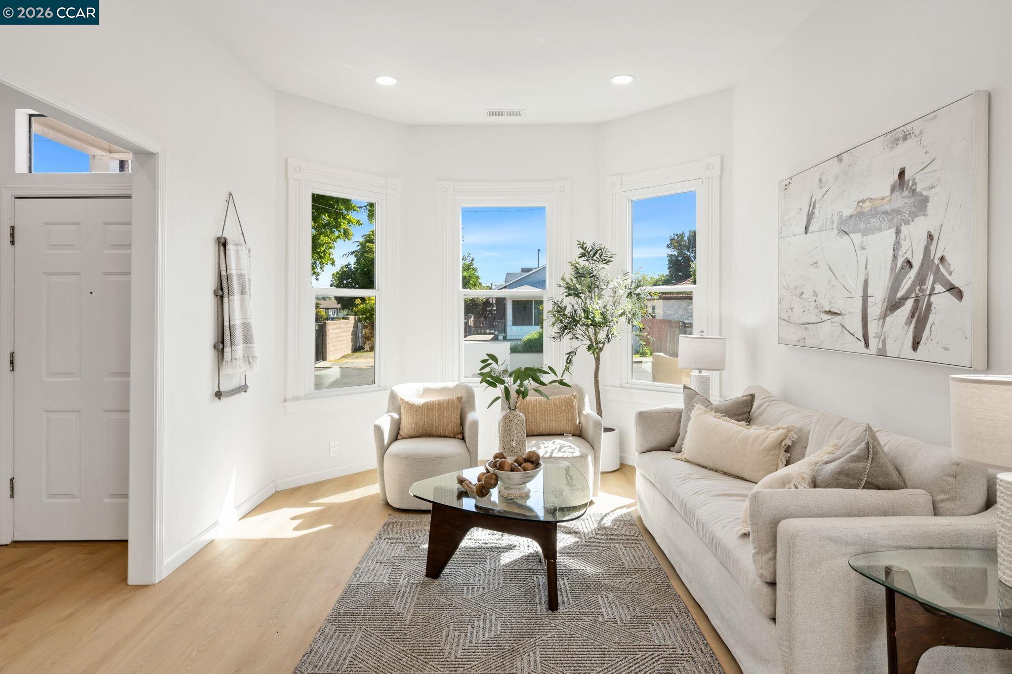 Detail Gallery Image 11 of 54 For 317 Glenn St, Vallejo,  CA 94590 - 3 Beds | 2 Baths