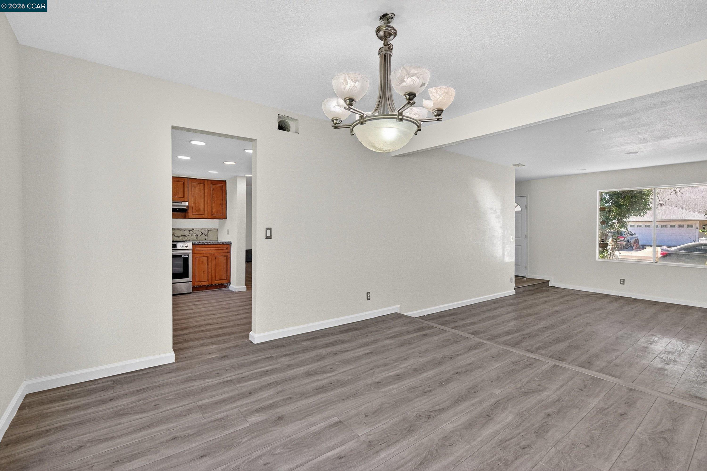 Detail Gallery Image 11 of 40 For 730 Stratford Avenue, Dixon,  CA 95620 - 4 Beds | 2/1 Baths