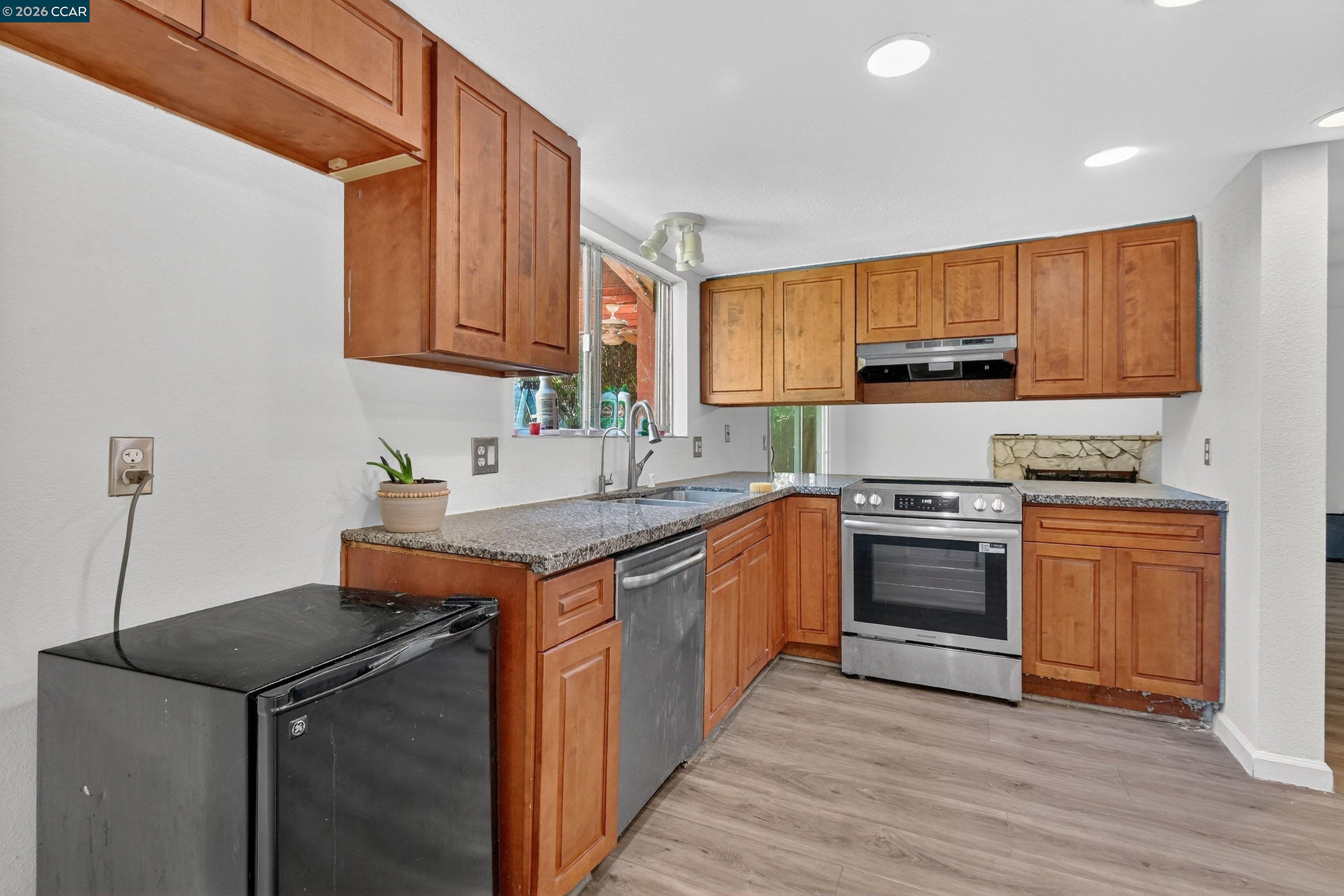 Detail Gallery Image 12 of 40 For 730 Stratford Avenue, Dixon,  CA 95620 - 4 Beds | 2/1 Baths