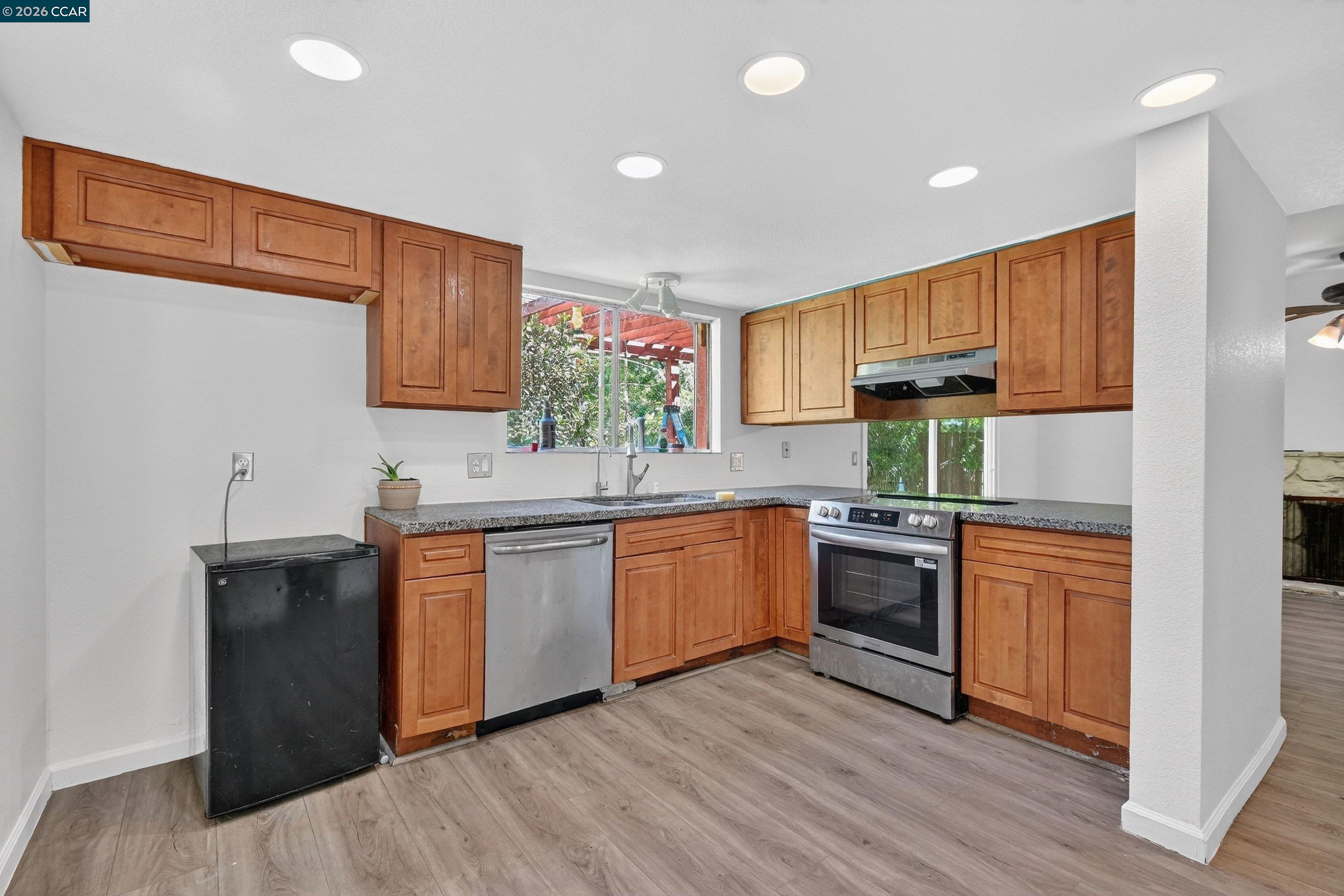 Detail Gallery Image 17 of 40 For 730 Stratford Avenue, Dixon,  CA 95620 - 4 Beds | 2/1 Baths