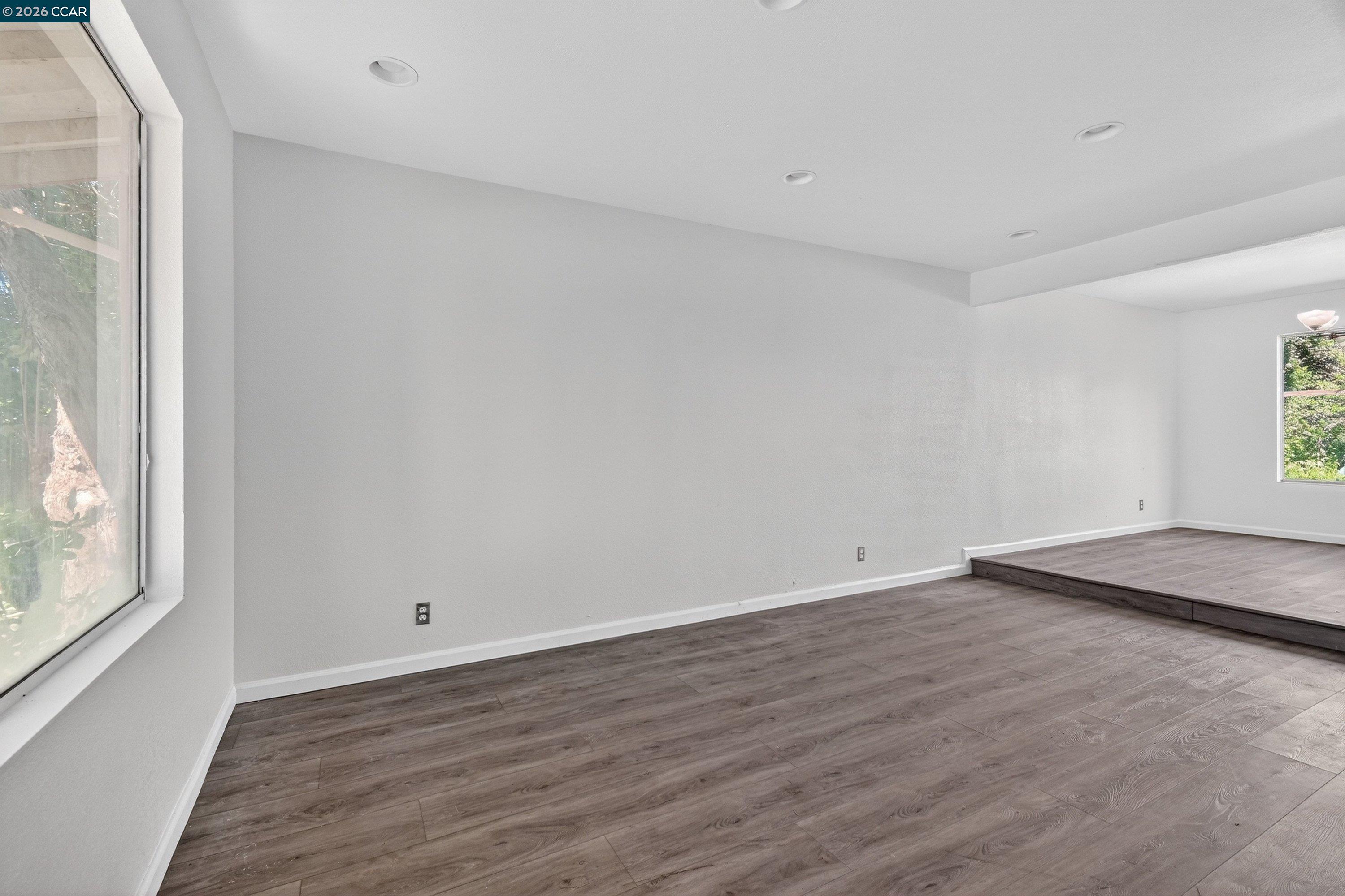 Detail Gallery Image 5 of 40 For 730 Stratford Avenue, Dixon,  CA 95620 - 4 Beds | 2/1 Baths