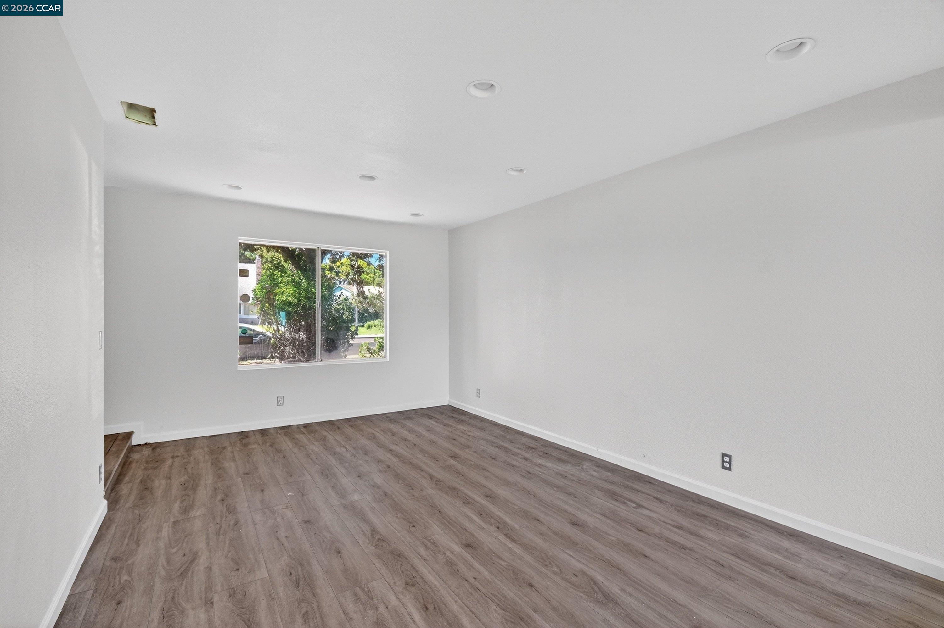 Detail Gallery Image 6 of 40 For 730 Stratford Avenue, Dixon,  CA 95620 - 4 Beds | 2/1 Baths