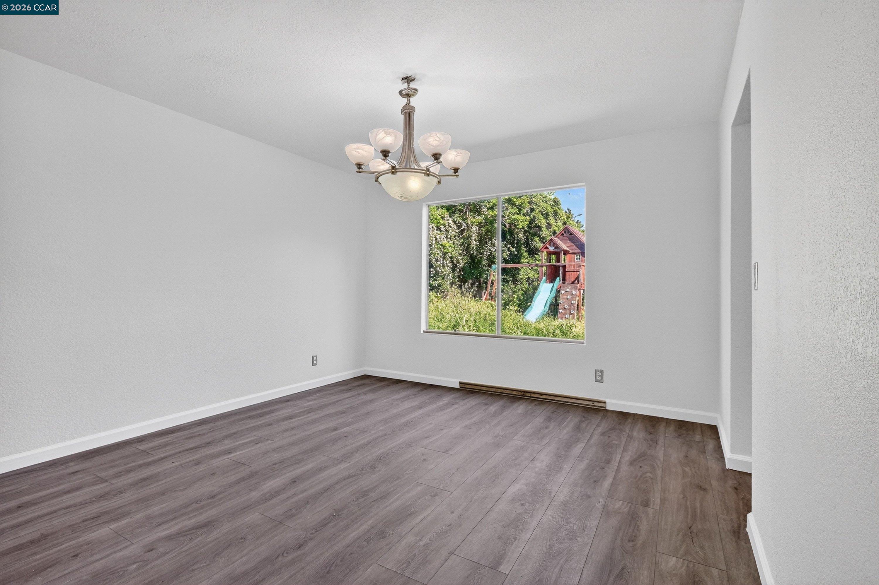 Detail Gallery Image 9 of 40 For 730 Stratford Avenue, Dixon,  CA 95620 - 4 Beds | 2/1 Baths