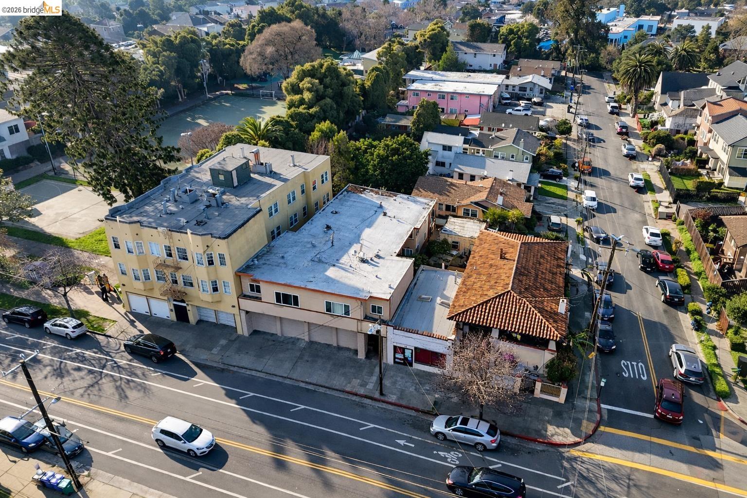 Detail Gallery Image 6 of 13 For 1661 Fruitvale Ave, Oakland,  CA 94601 - – Beds | – Baths