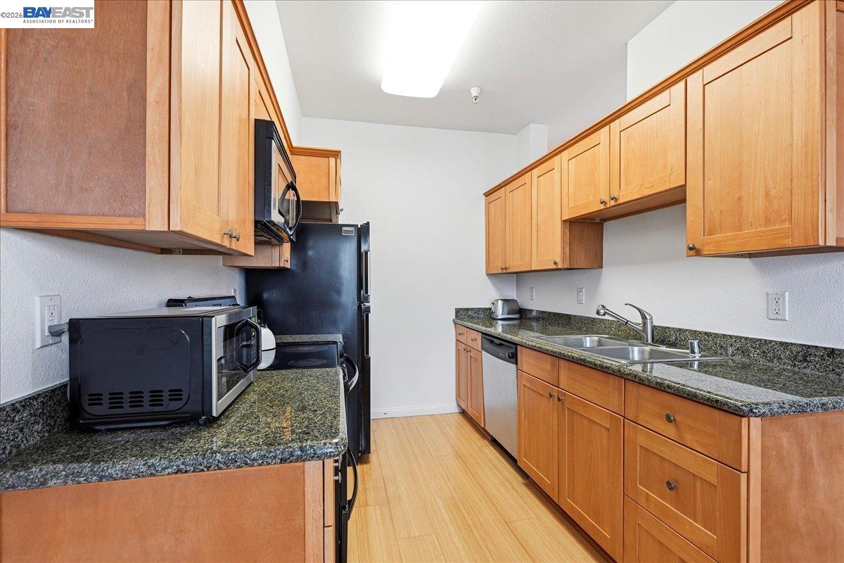 Detail Gallery Image 11 of 21 For 2423 Creekside Ct, Hayward,  CA 94542 - 1 Beds | 1 Baths