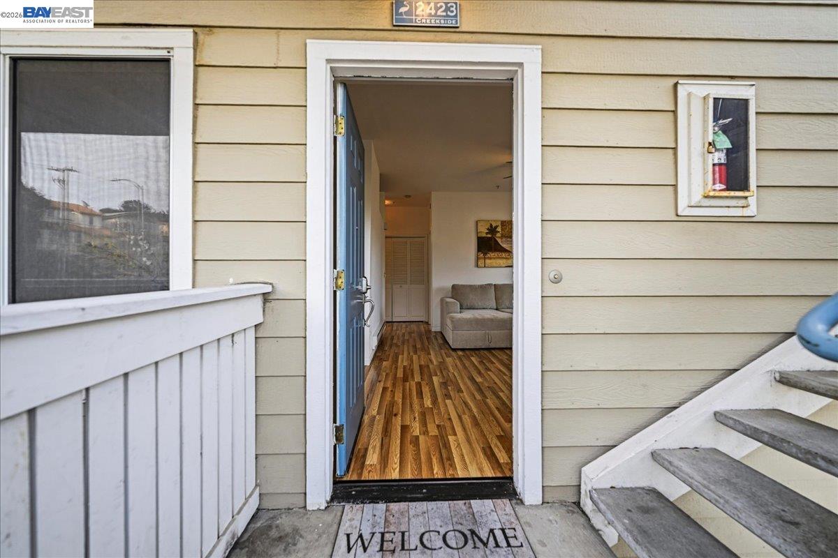 Detail Gallery Image 3 of 21 For 2423 Creekside Ct, Hayward,  CA 94542 - 1 Beds | 1 Baths