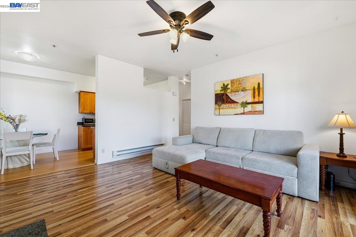 Detail Gallery Image 6 of 21 For 2423 Creekside Ct, Hayward,  CA 94542 - 1 Beds | 1 Baths