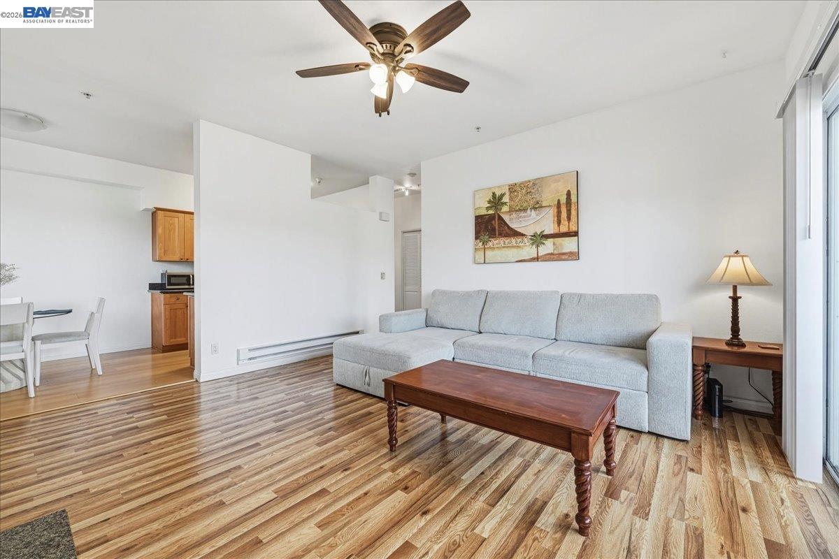 Detail Gallery Image 8 of 21 For 2423 Creekside Ct, Hayward,  CA 94542 - 1 Beds | 1 Baths