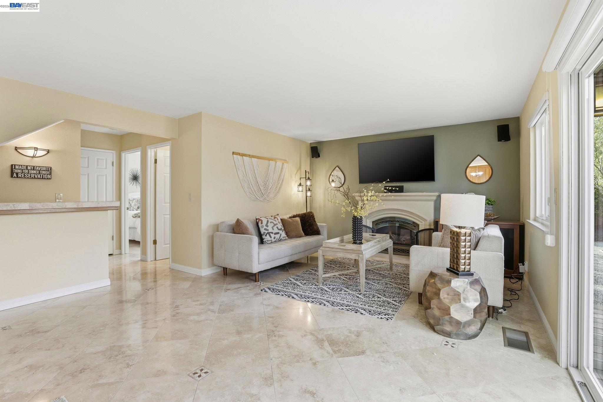 Detail Gallery Image 12 of 27 For 3593 Whitehall Ct, Pleasanton,  CA 94588 - 4 Beds | 3 Baths