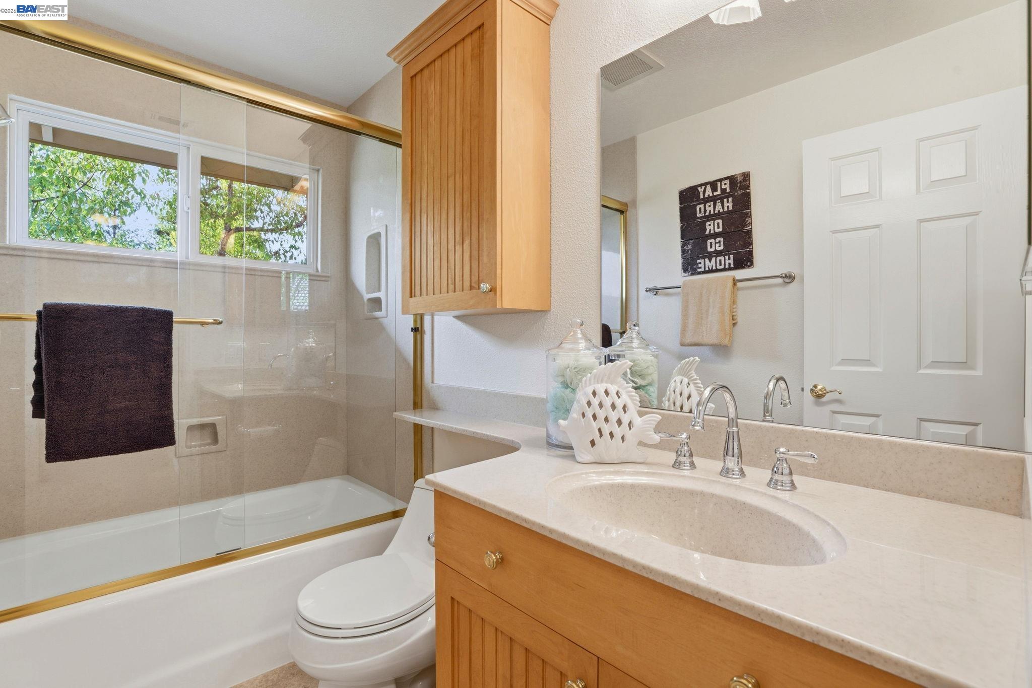 Detail Gallery Image 18 of 27 For 3593 Whitehall Ct, Pleasanton,  CA 94588 - 4 Beds | 3 Baths