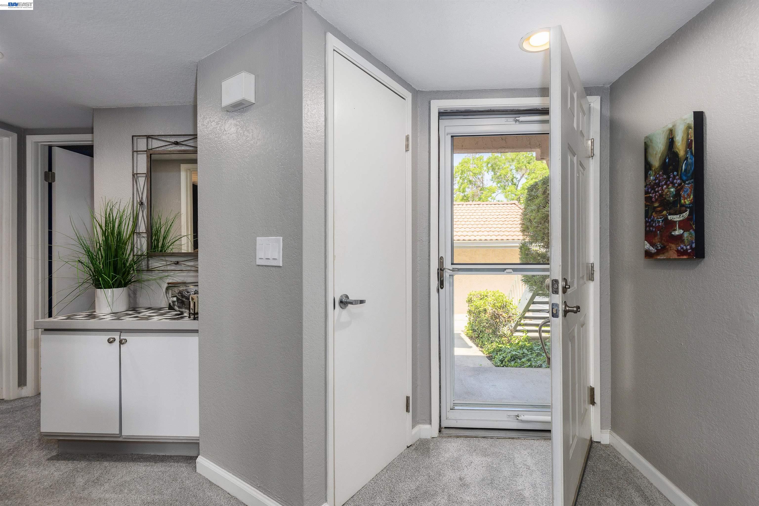 Photo #2: 41125181 Listing: Photo #2