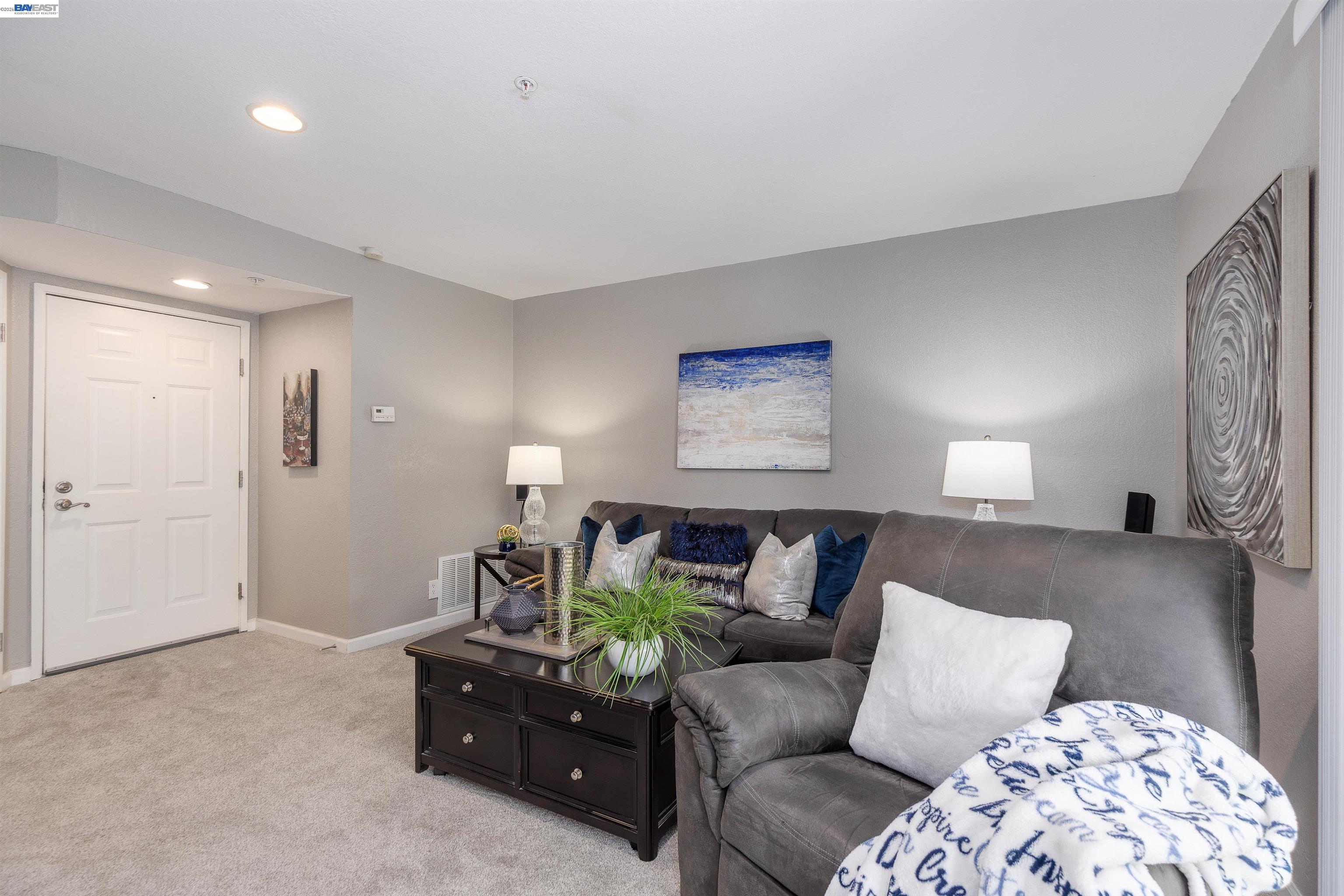 Photo #5: 41125181 Listing: Photo #5