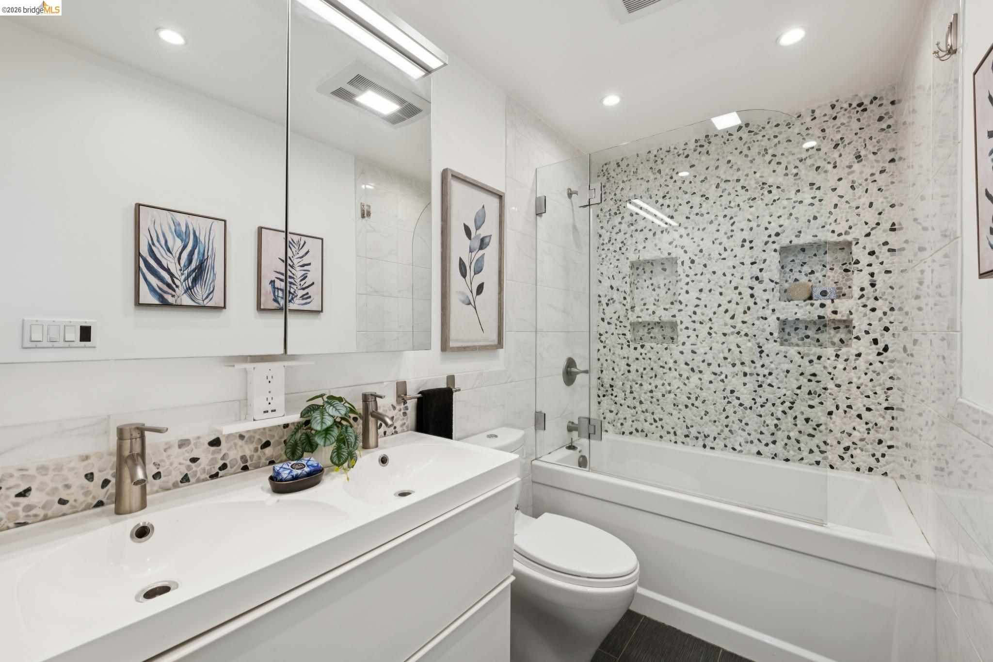 Photo #16: 41125183 Listing: Photo #16