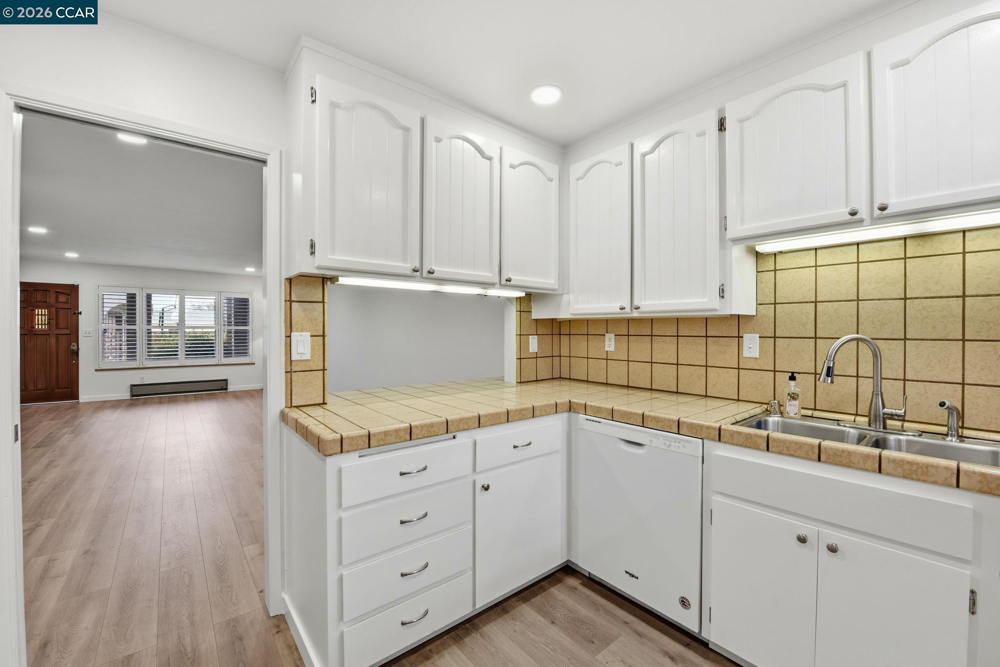 Detail Gallery Image 14 of 33 For 970 Joaquin Ave, San Leandro,  CA 94577 - 2 Beds | 2 Baths