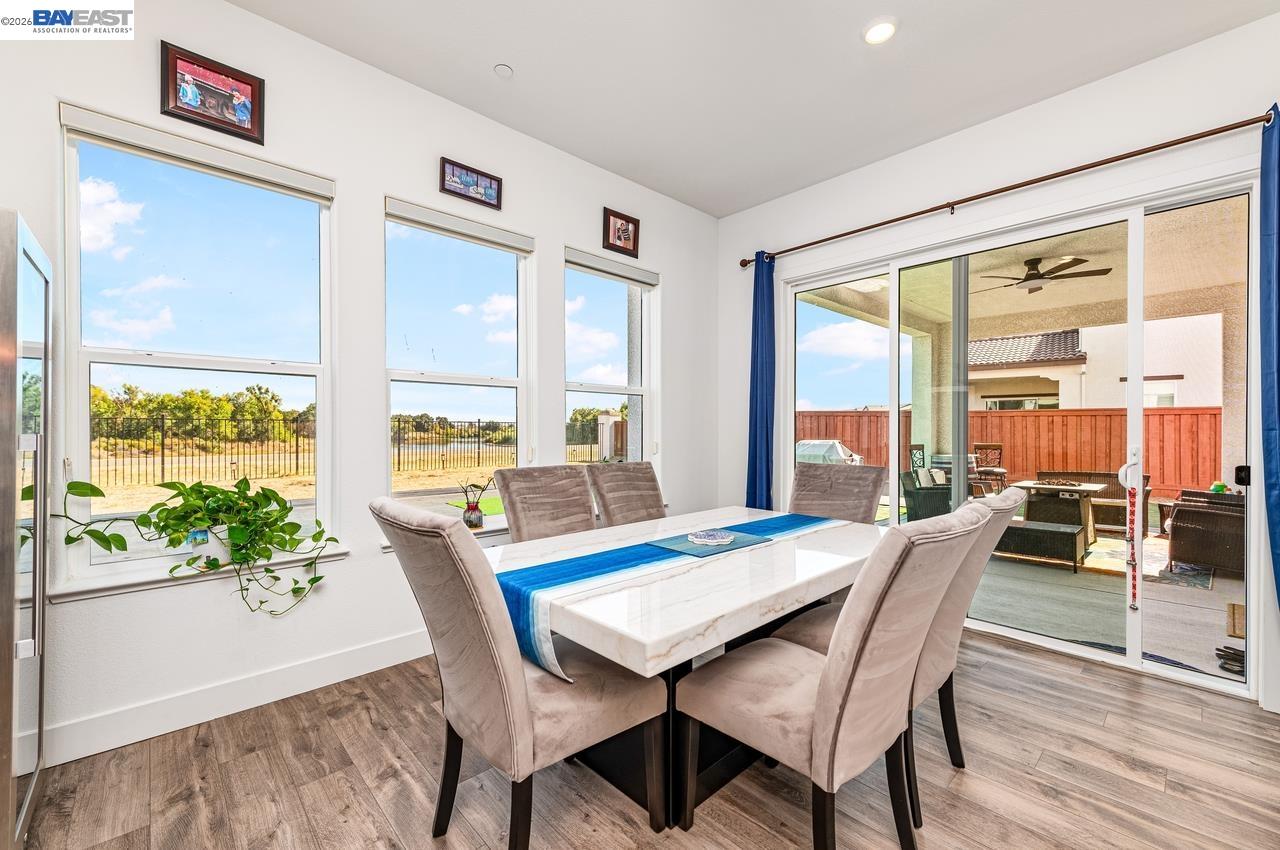 Detail Gallery Image 13 of 51 For 713 River Bend Dr, Lathrop,  CA 95330 - 6 Beds | 5/1 Baths