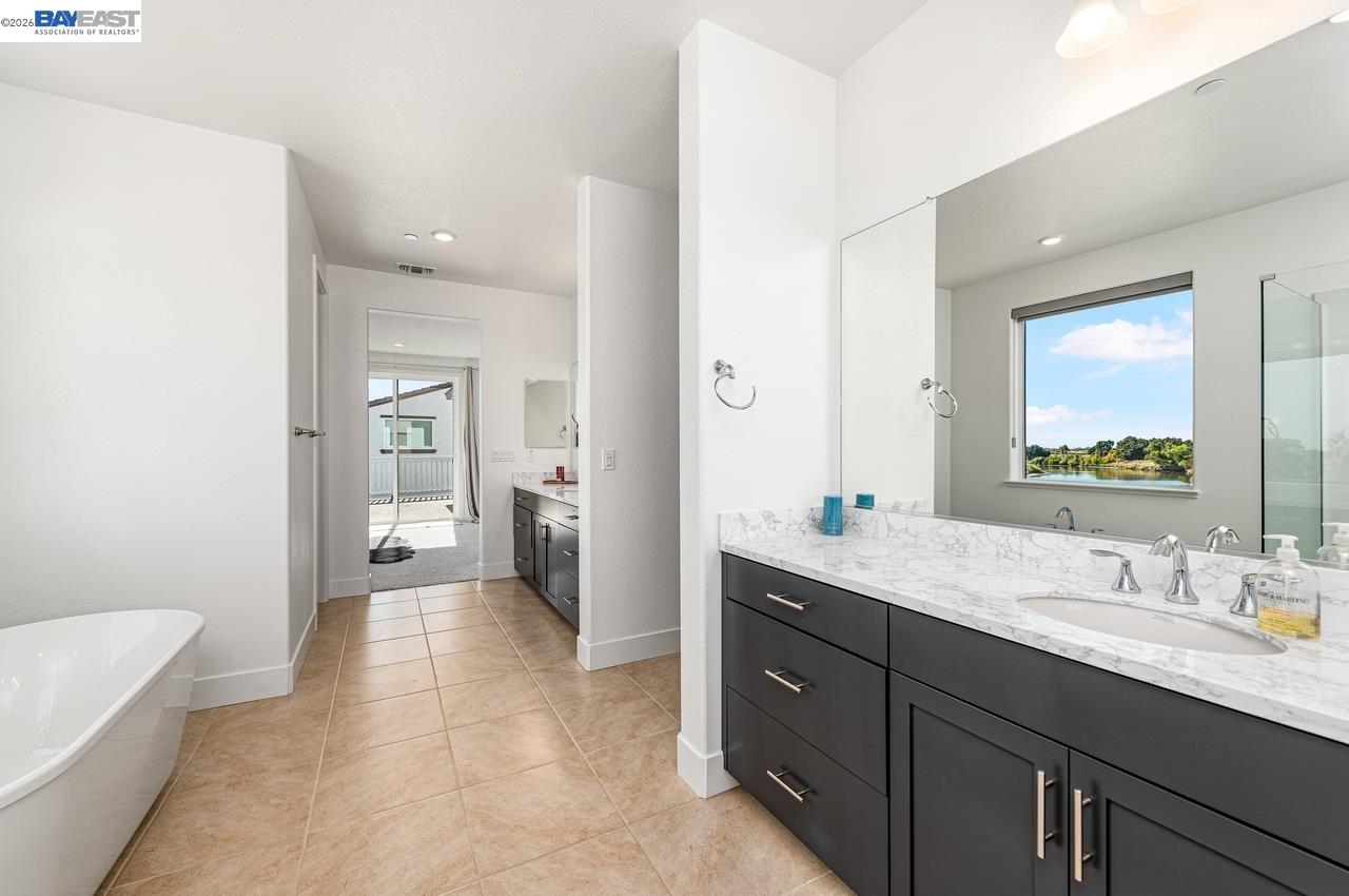 Detail Gallery Image 21 of 51 For 713 River Bend Dr, Lathrop,  CA 95330 - 6 Beds | 5/1 Baths