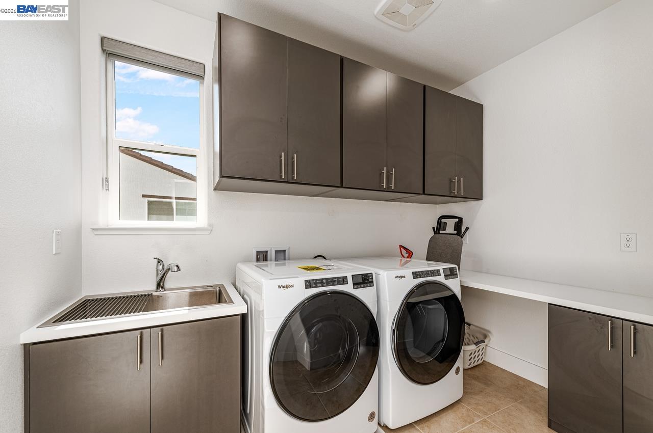 Detail Gallery Image 28 of 51 For 713 River Bend Dr, Lathrop,  CA 95330 - 6 Beds | 5/1 Baths