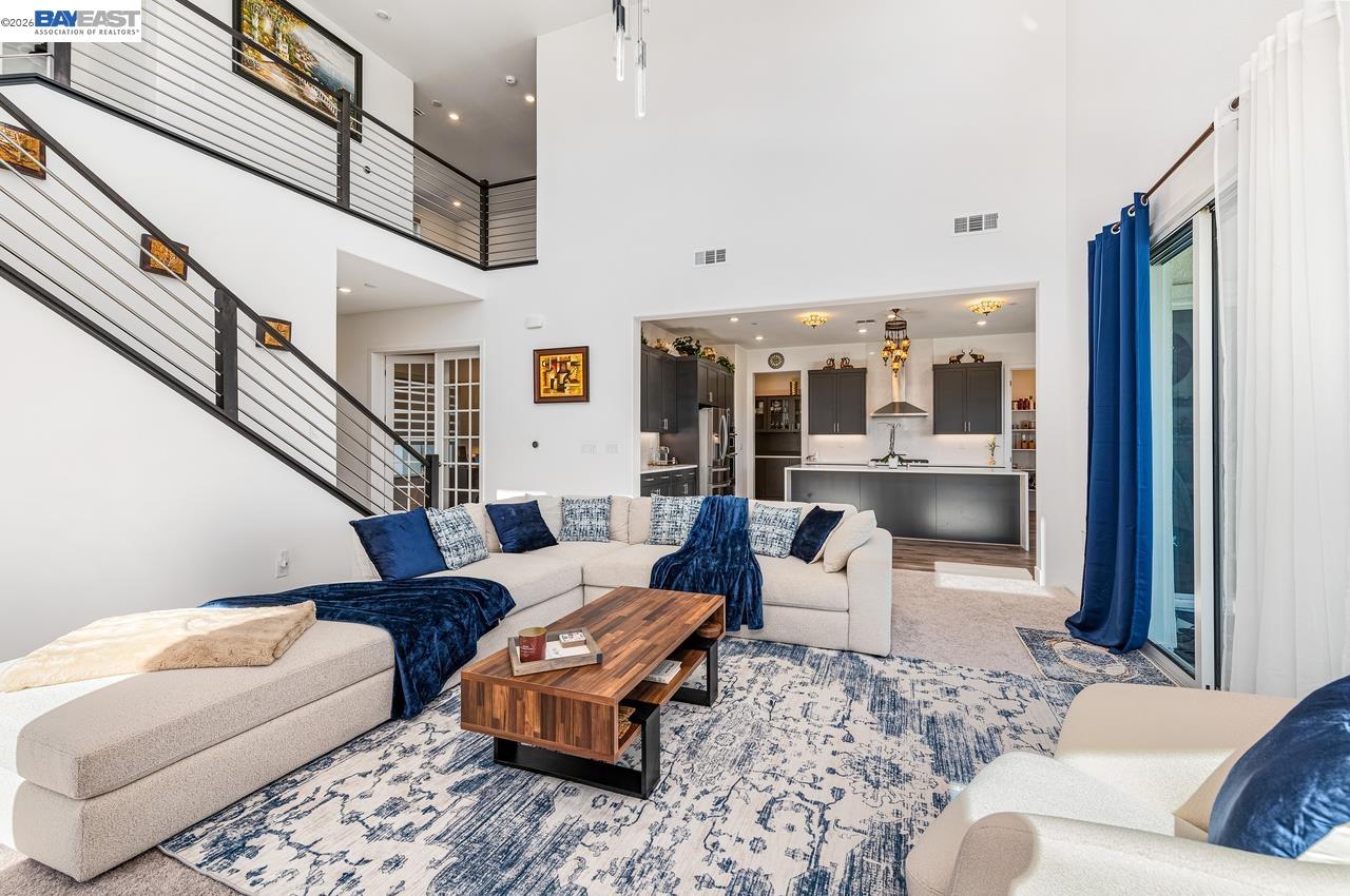 Detail Gallery Image 4 of 51 For 713 River Bend Dr, Lathrop,  CA 95330 - 6 Beds | 5/1 Baths