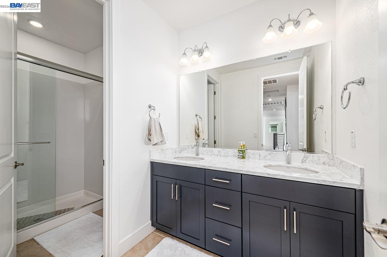 Detail Gallery Image 34 of 51 For 713 River Bend Dr, Lathrop,  CA 95330 - 6 Beds | 5/1 Baths