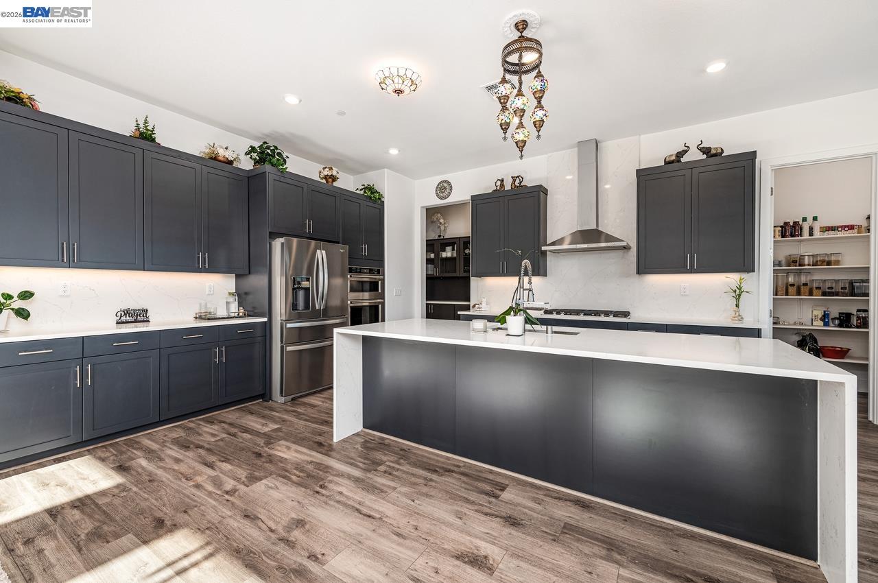 Detail Gallery Image 8 of 51 For 713 River Bend Dr, Lathrop,  CA 95330 - 6 Beds | 5/1 Baths