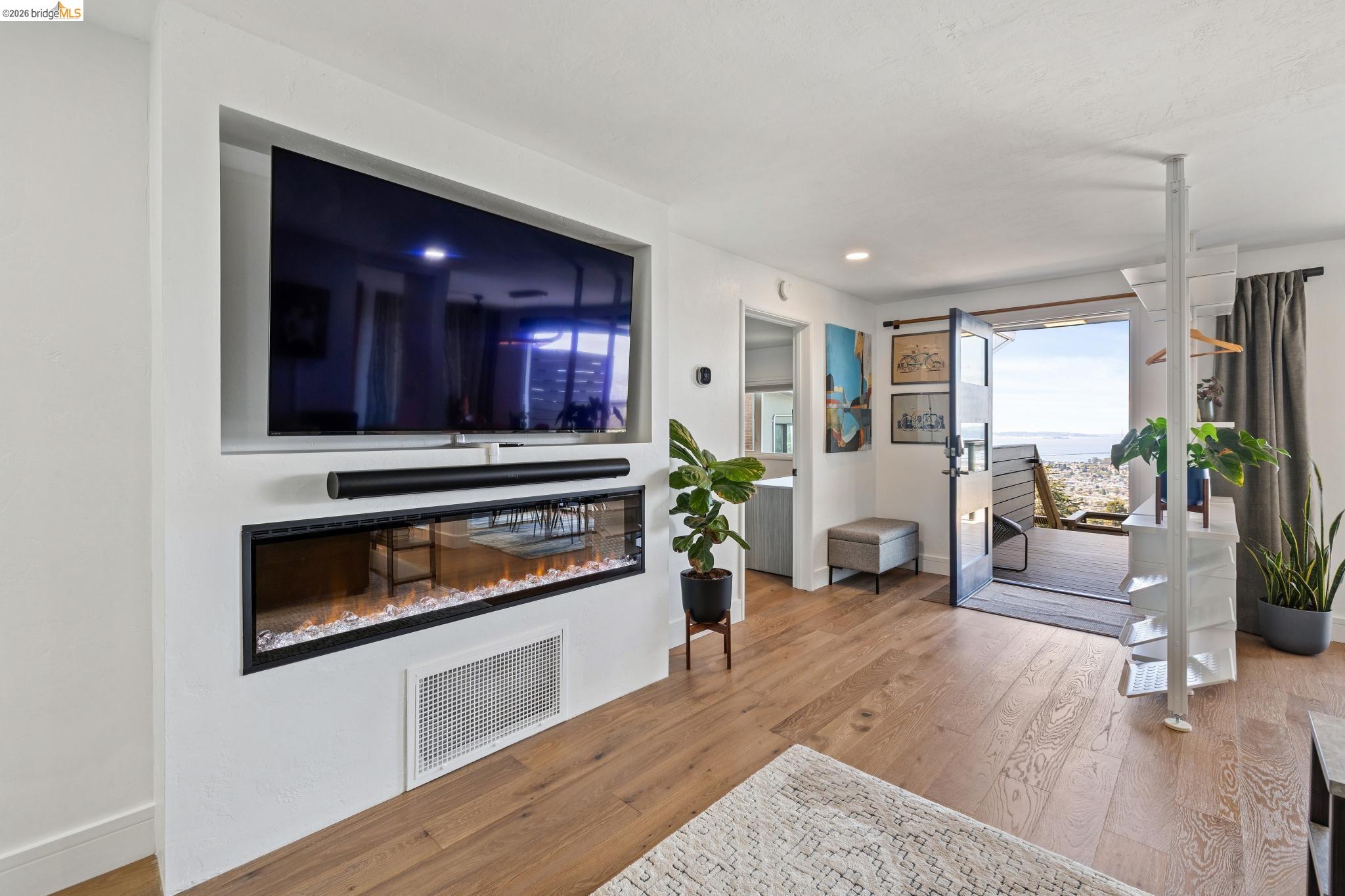 Detail Gallery Image 12 of 47 For 255 Stanford Ave, Kensington,  CA 94708 - 2 Beds | 2 Baths