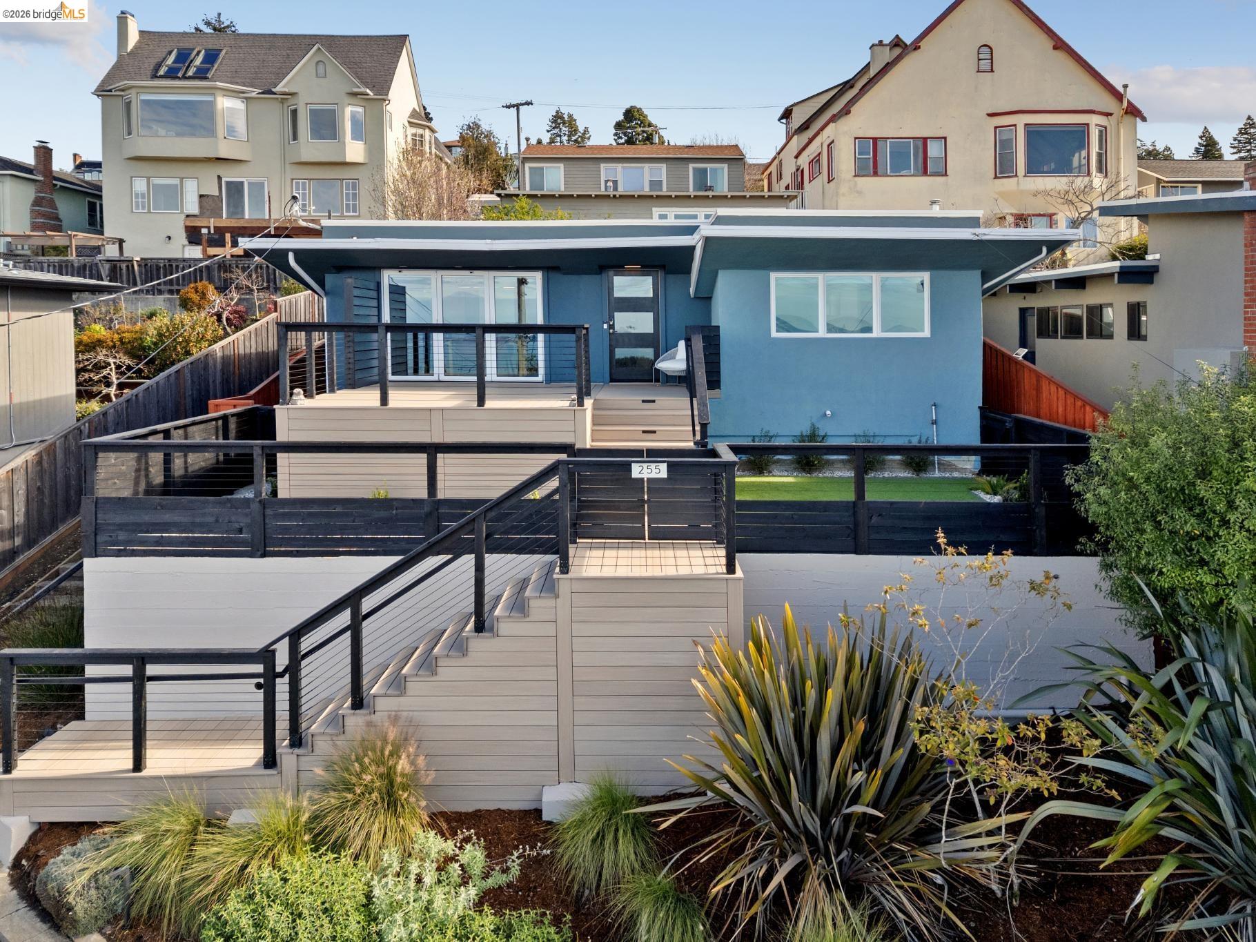 Detail Gallery Image 4 of 47 For 255 Stanford Ave, Kensington,  CA 94708 - 2 Beds | 2 Baths