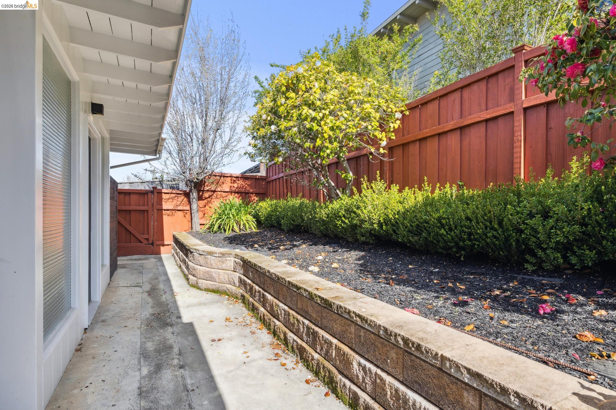 Detail Gallery Image 44 of 47 For 255 Stanford Ave, Kensington,  CA 94708 - 2 Beds | 2 Baths