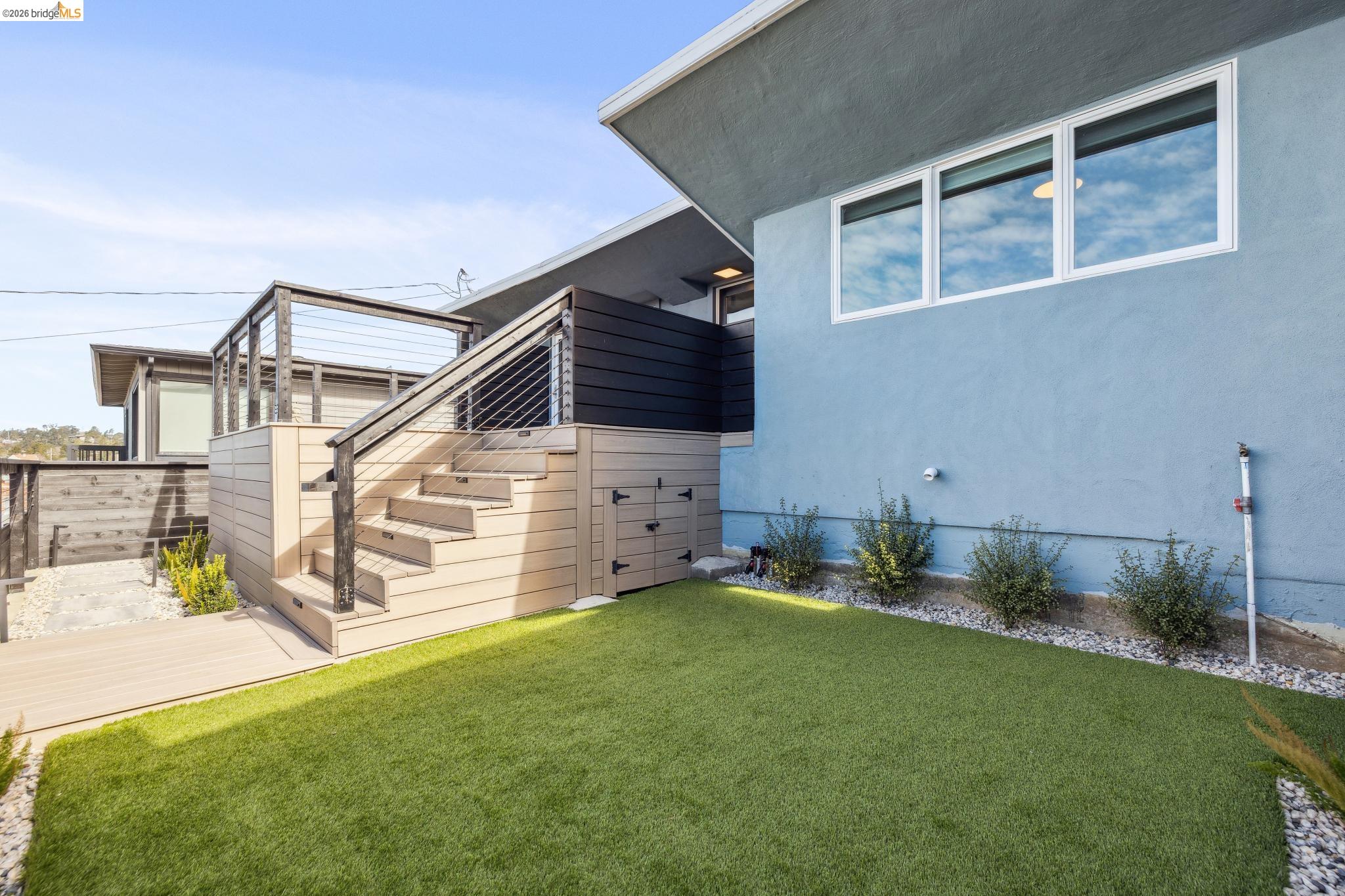 Detail Gallery Image 6 of 47 For 255 Stanford Ave, Kensington,  CA 94708 - 2 Beds | 2 Baths