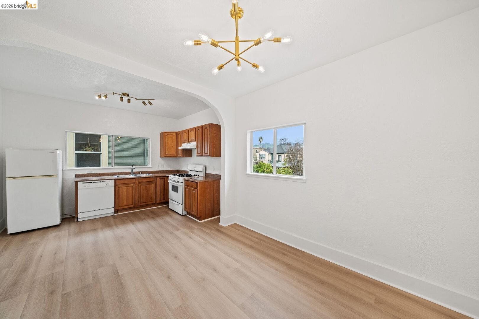 Detail Gallery Image 24 of 26 For 5812 Dover St, Oakland,  CA 94609 - – Beds | – Baths