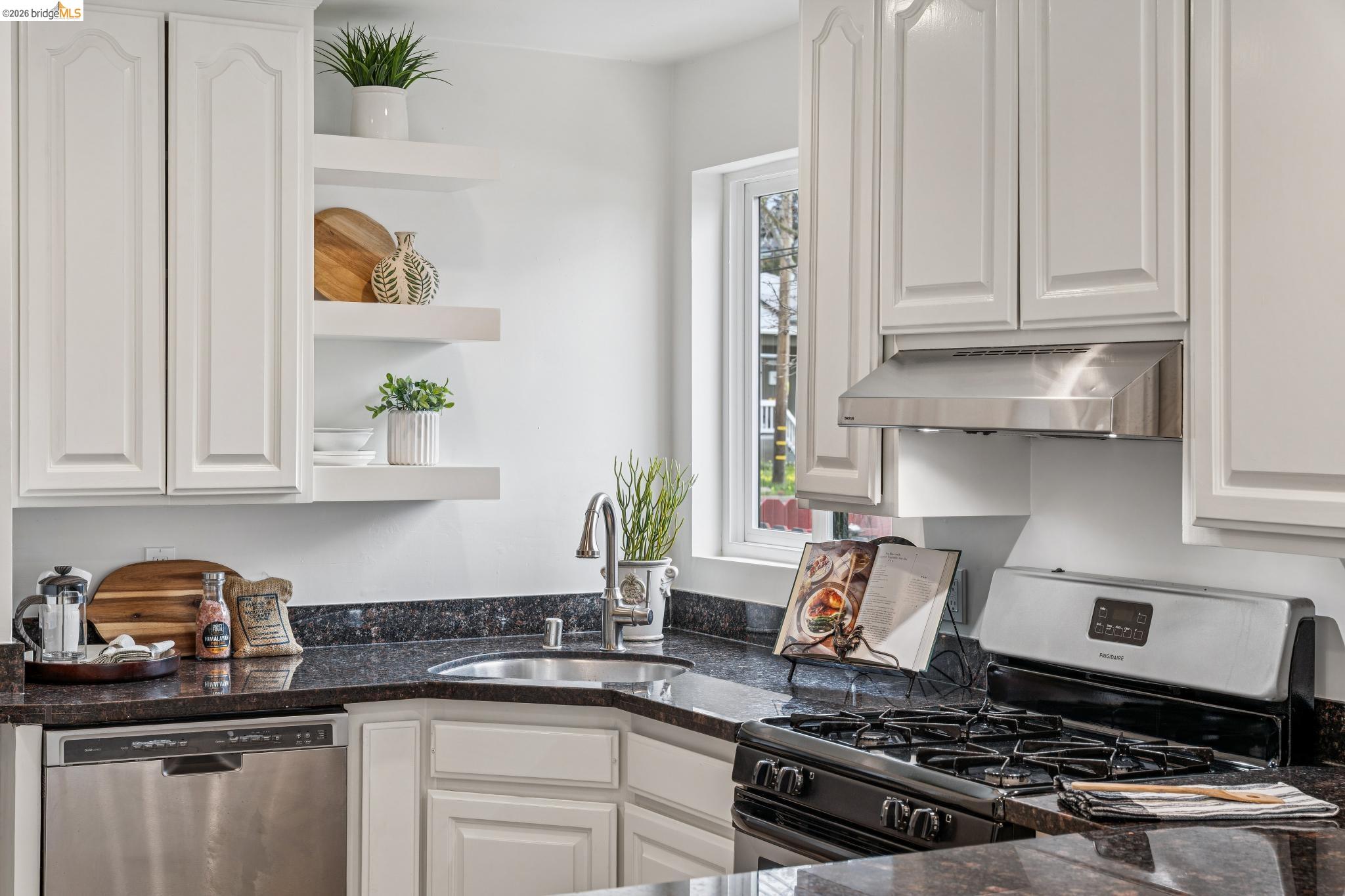 Detail Gallery Image 21 of 45 For 1009 Everett, El Cerrito,  CA 94530 - – Beds | – Baths