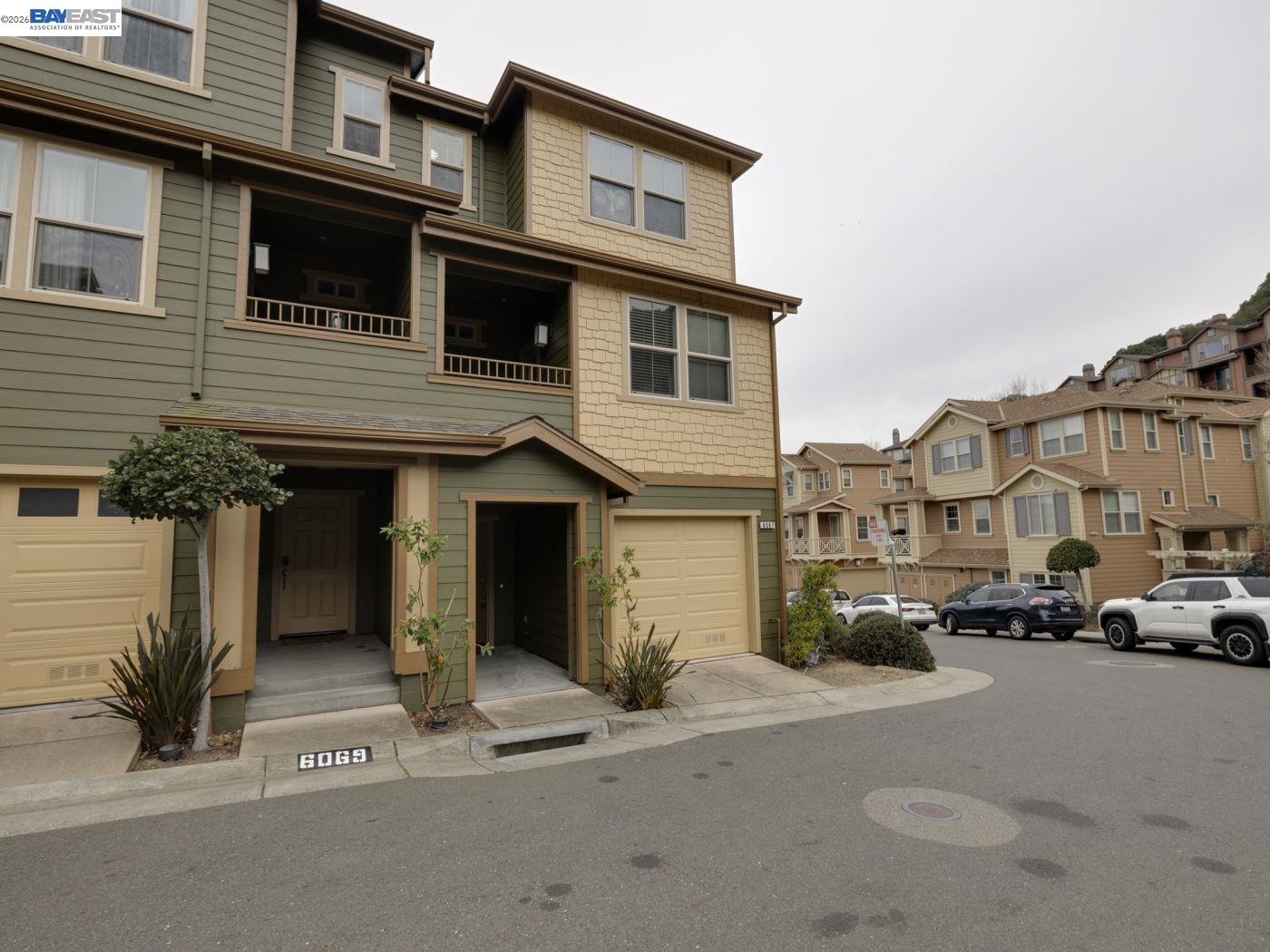 Photo #2: 41125196 Listing: Photo #2