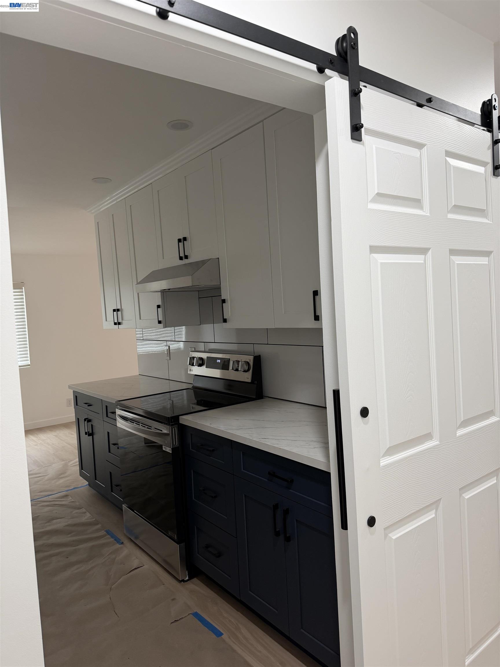 Detail Gallery Image 3 of 12 For 40117 Paseo Padre Parkway, Fremont,  CA 94538-2929 - 3 Beds | 1 Baths