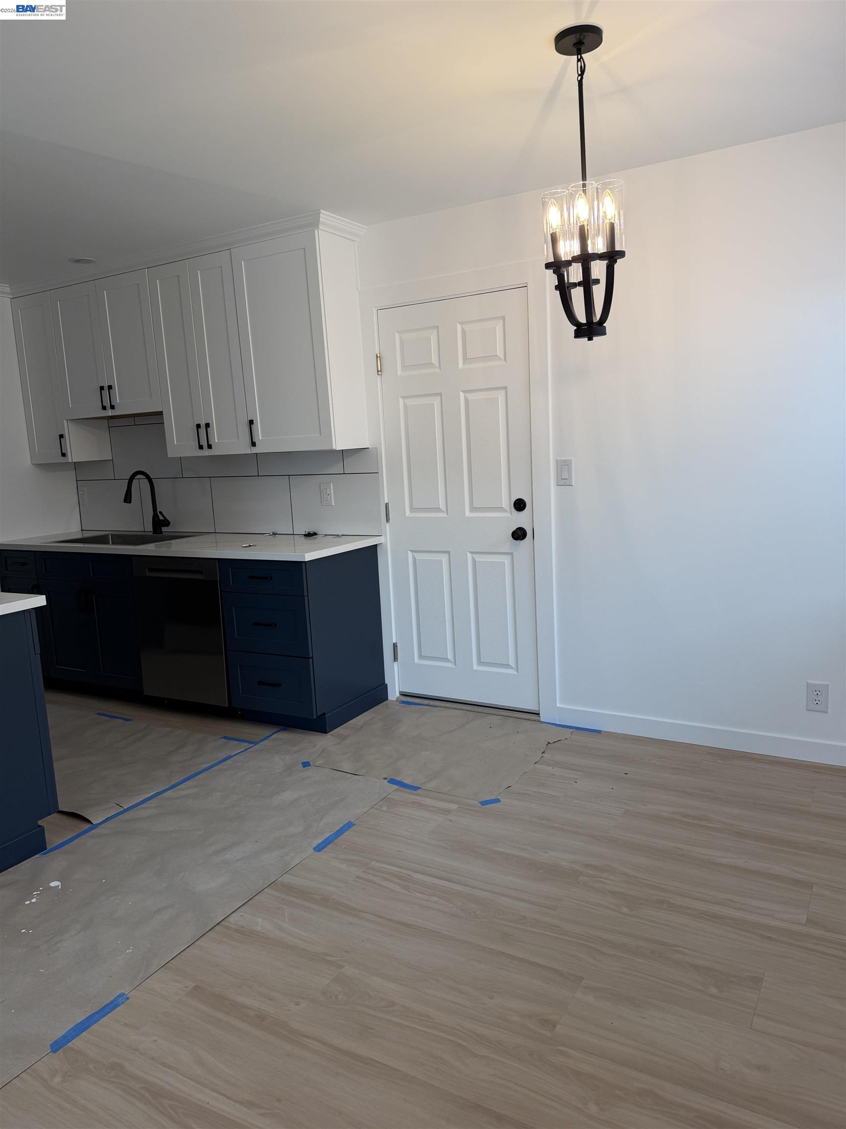 Detail Gallery Image 4 of 12 For 40117 Paseo Padre Parkway, Fremont,  CA 94538-2929 - 3 Beds | 1 Baths