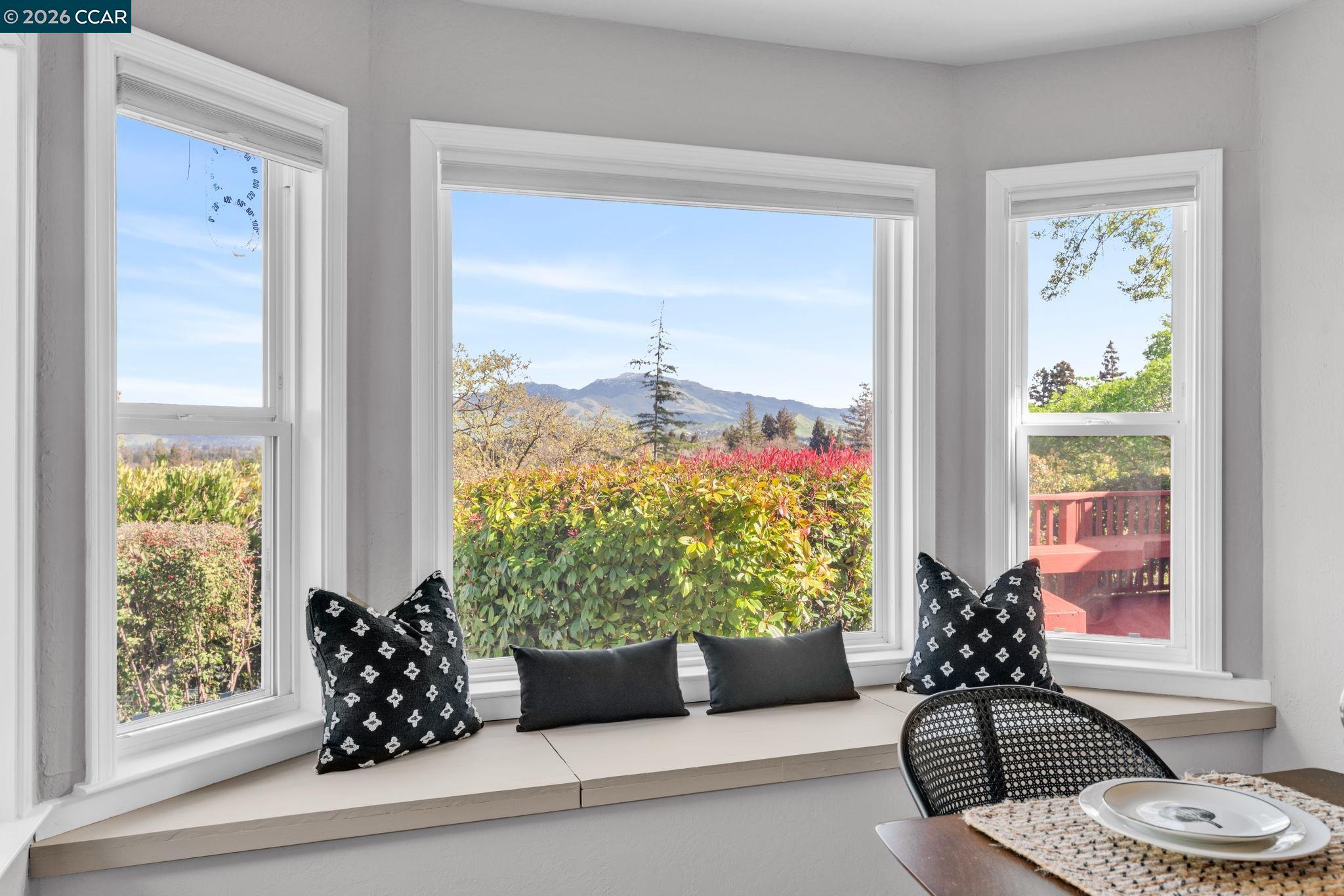 Detail Gallery Image 12 of 49 For 2081 Essenay Ave, Walnut Creek,  CA 94597 - 3 Beds | 2 Baths