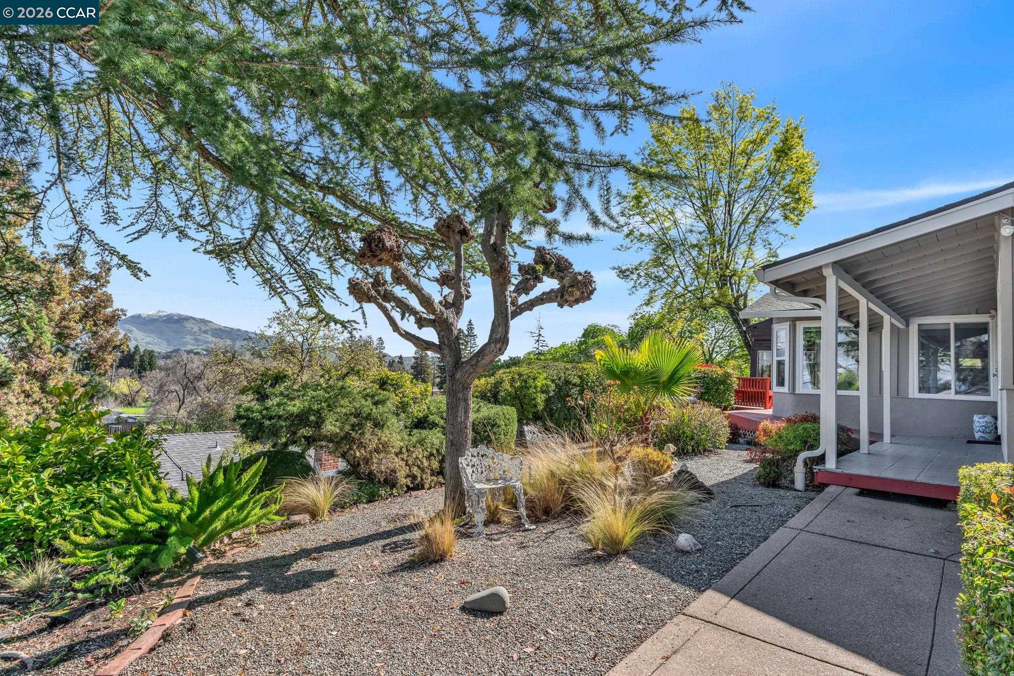 Detail Gallery Image 3 of 49 For 2081 Essenay Ave, Walnut Creek,  CA 94597 - 3 Beds | 2 Baths