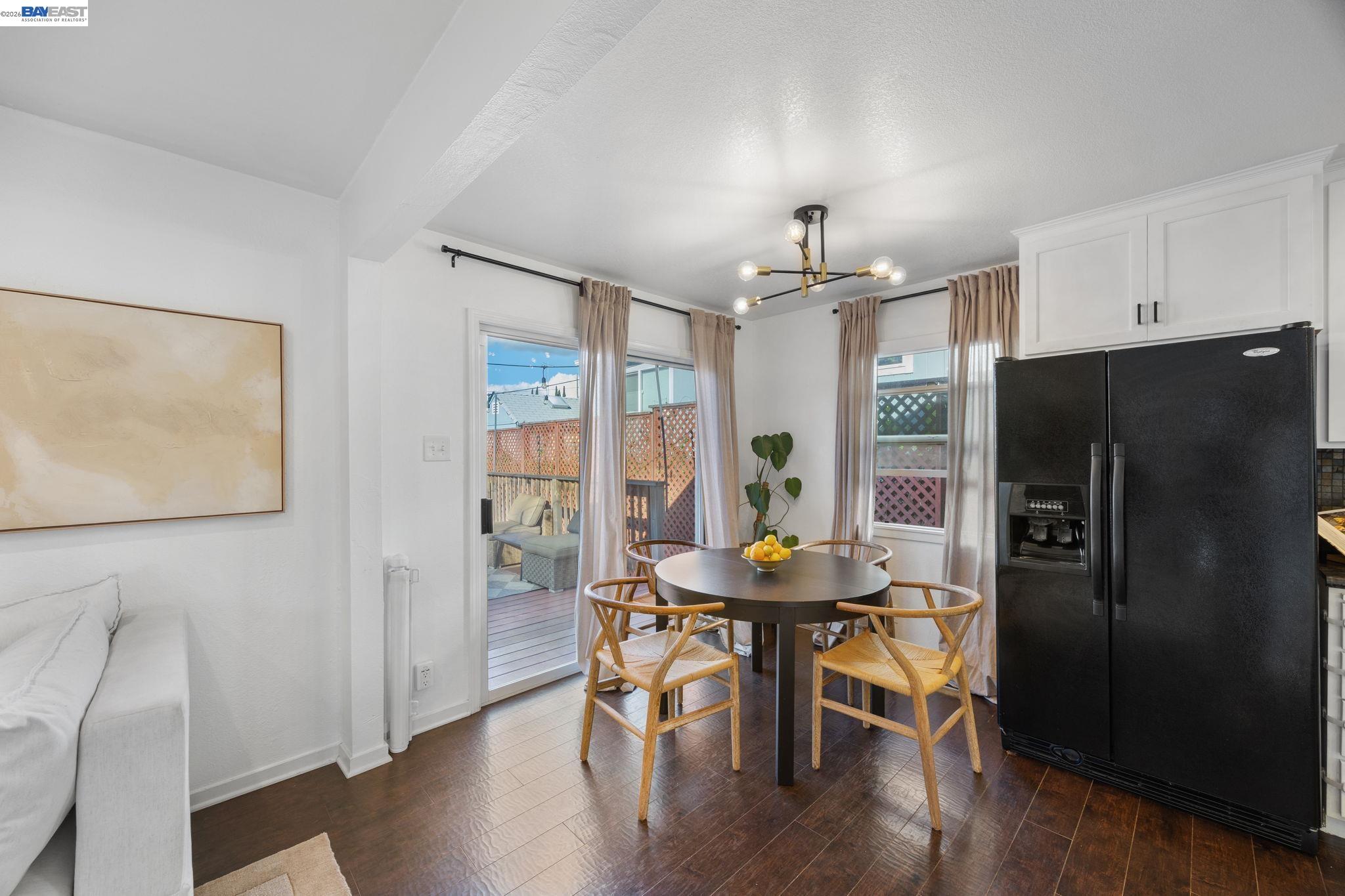 Detail Gallery Image 8 of 27 For 2672 Watson St, Castro Valley,  CA 94546 - 3 Beds | 1/1 Baths