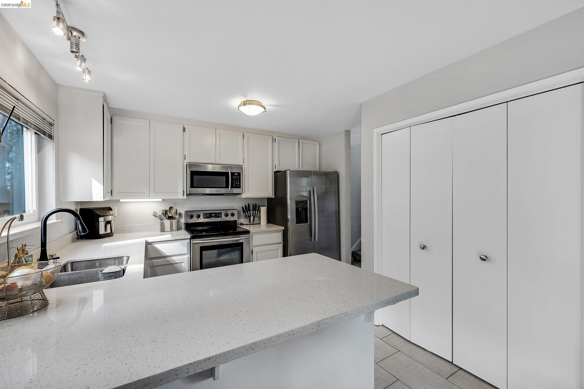 407 Vista Heights Rd