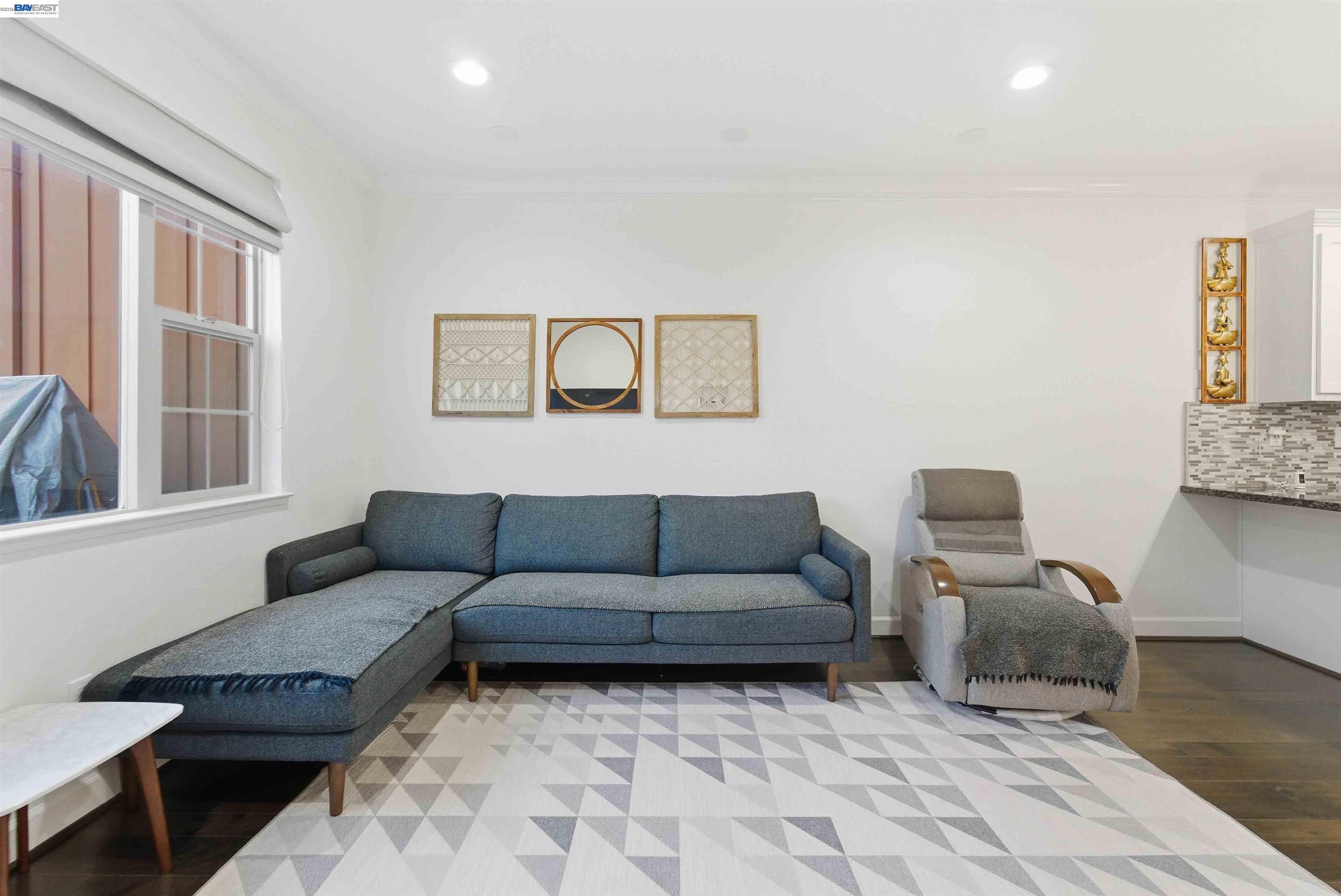 Photo #5: 41125208 Listing: Photo #5