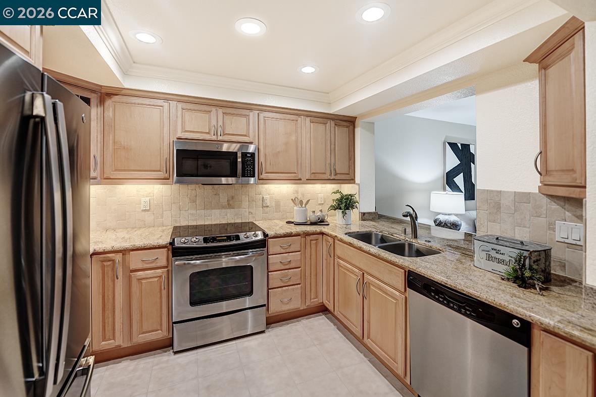 Photo #2: 41125209 Listing: Photo #2