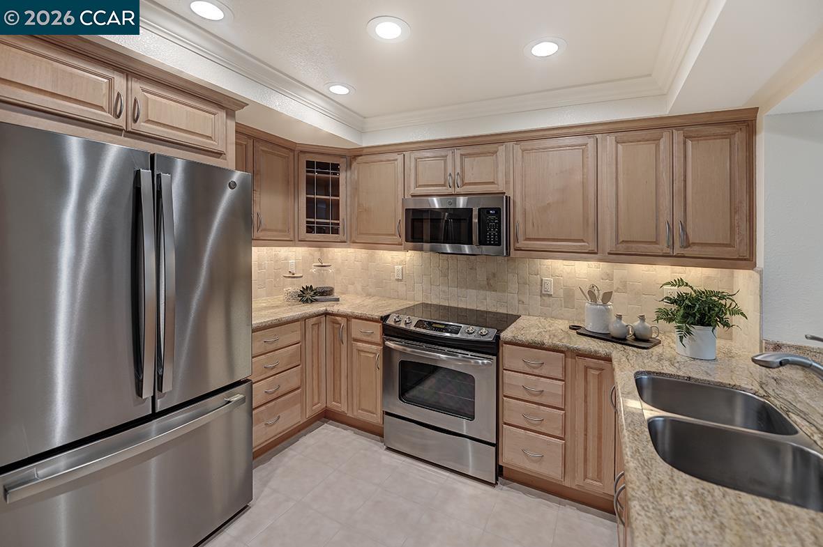 Photo #3: 41125209 Listing: Photo #3