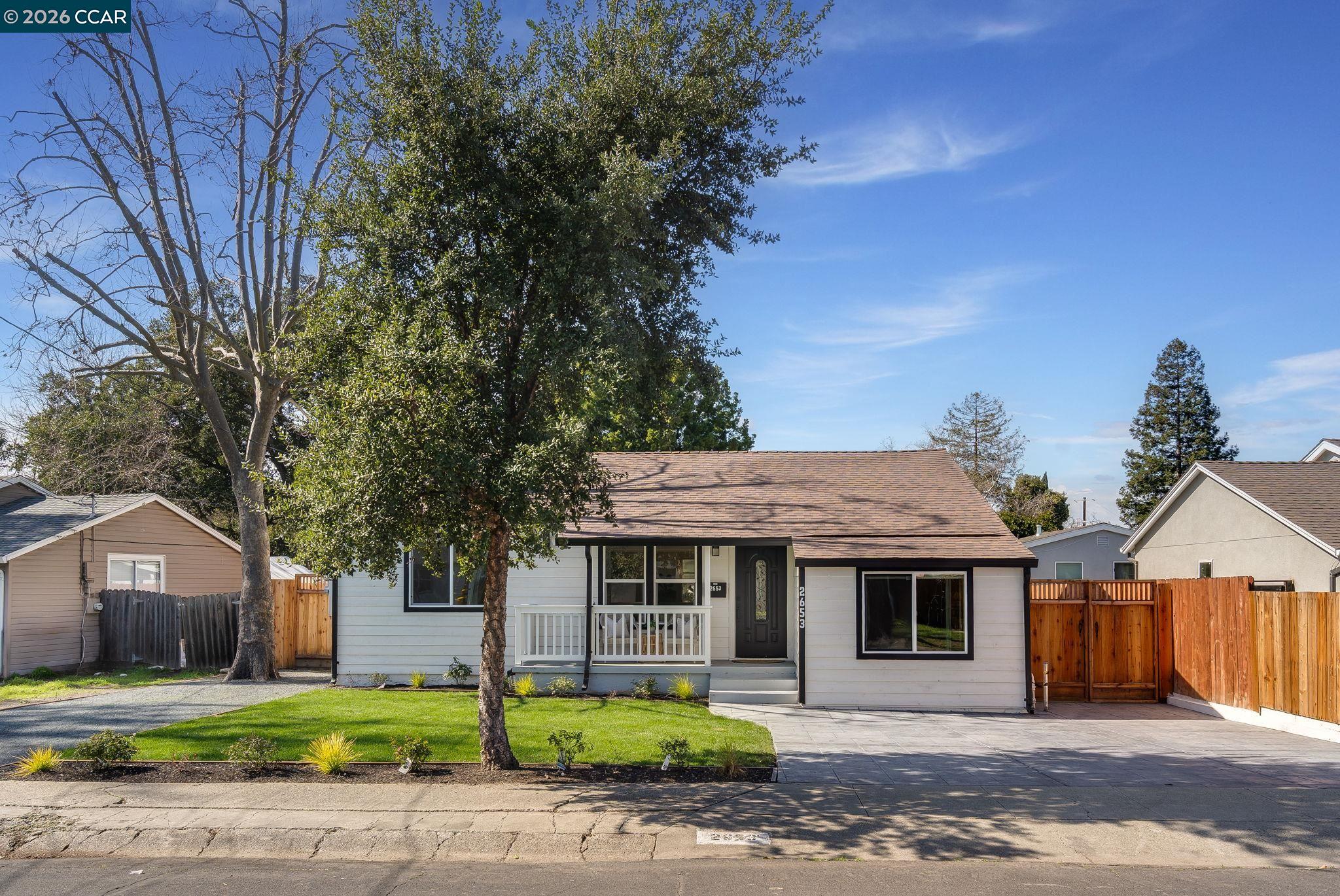 Front Image Thumbnail for CC41125211