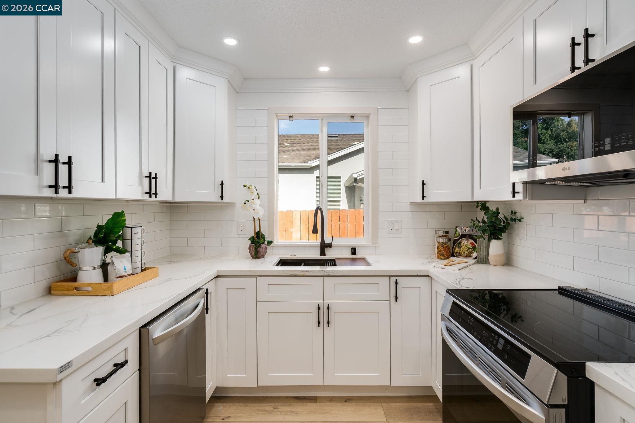 Detail Gallery Image 16 of 60 For 2653 Garden Ave, Concord,  CA 94520 - 3 Beds | 2 Baths