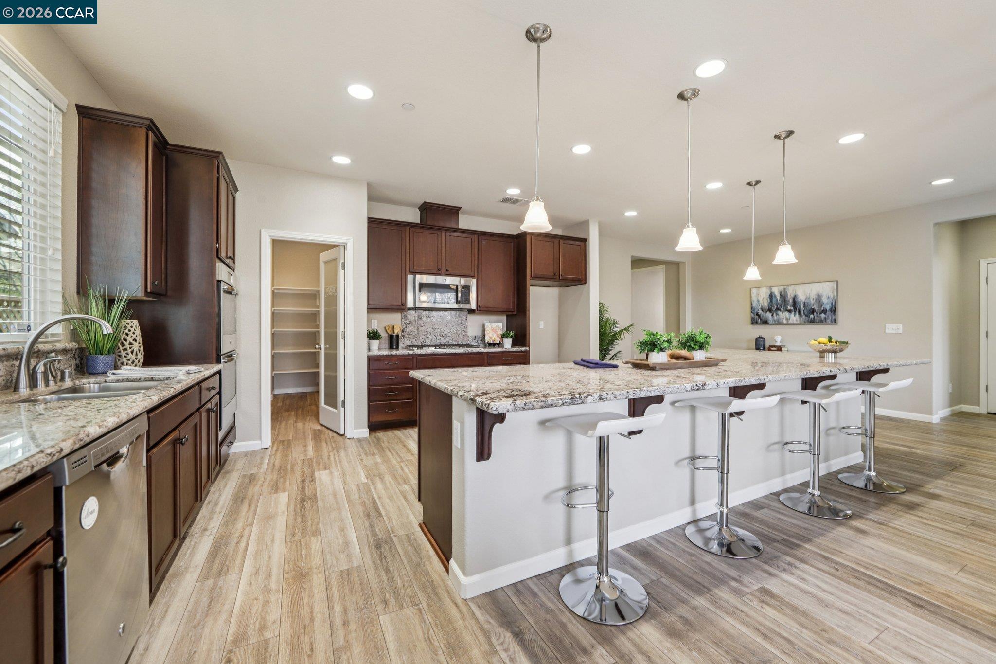 Detail Gallery Image 11 of 28 For 421 W Gravino Dr, Mountain House,  CA 95391 - 3 Beds | 2 Baths