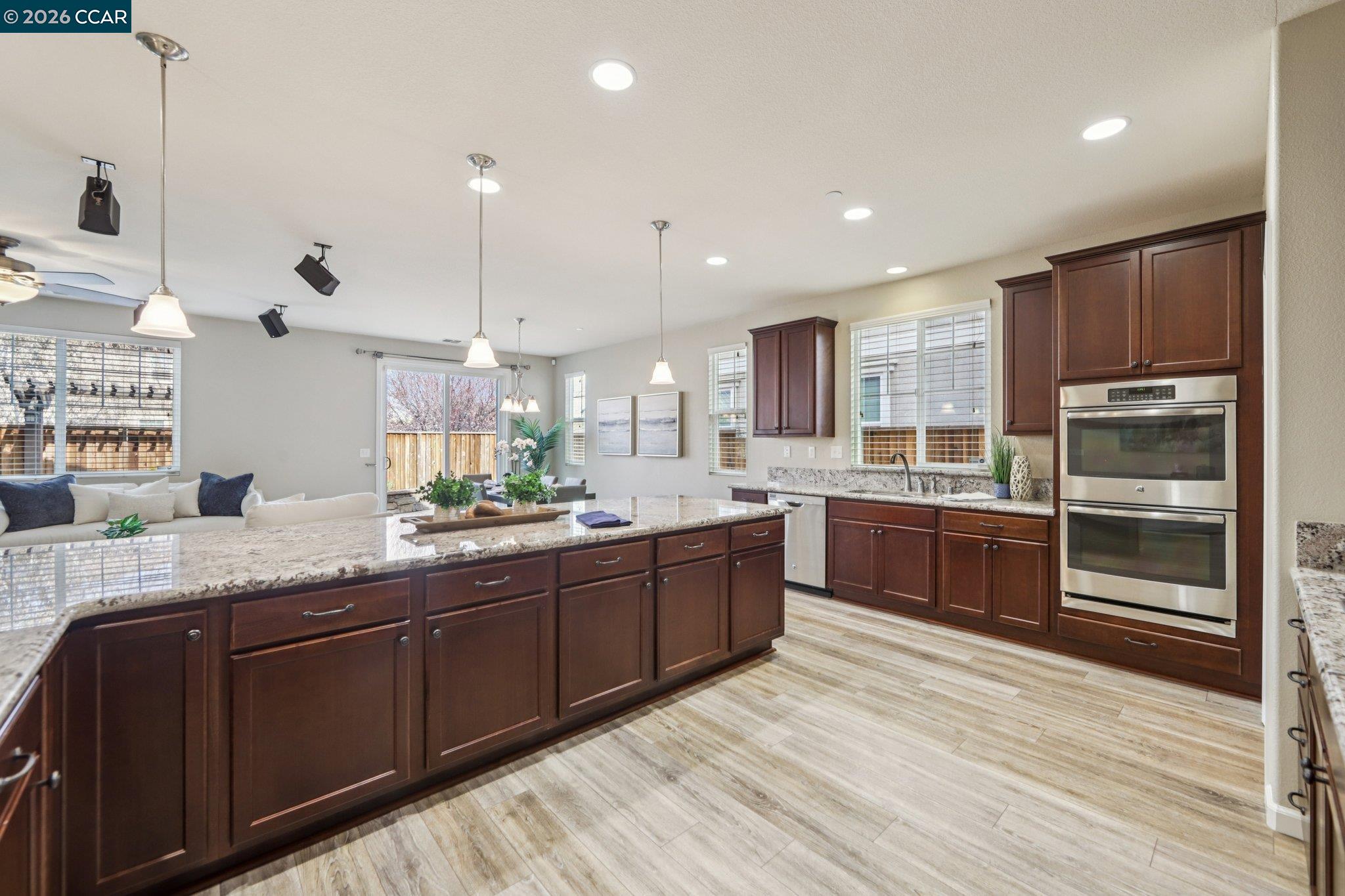 Detail Gallery Image 12 of 28 For 421 W Gravino Dr, Mountain House,  CA 95391 - 3 Beds | 2 Baths