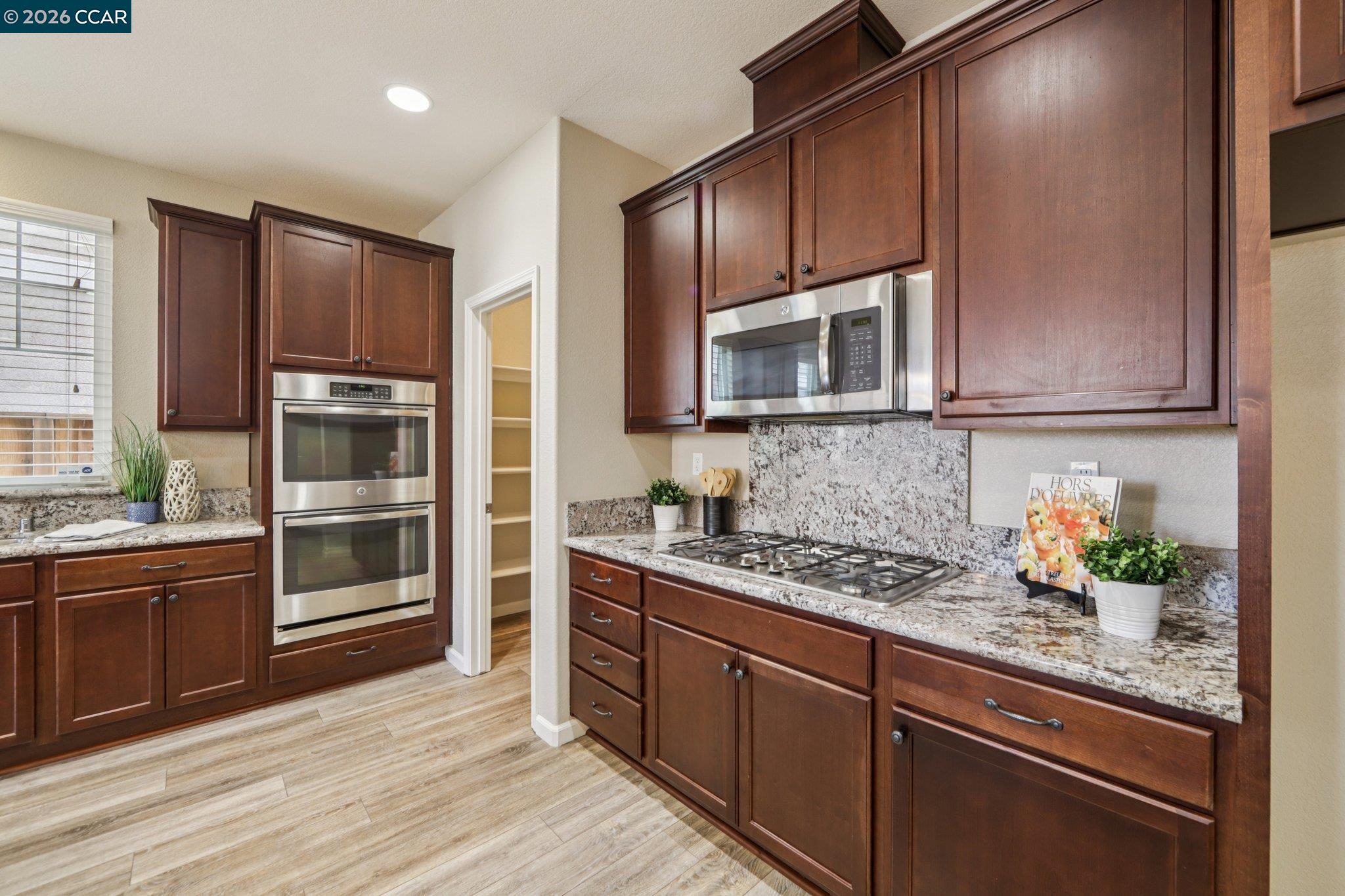 Detail Gallery Image 13 of 28 For 421 W Gravino Dr, Mountain House,  CA 95391 - 3 Beds | 2 Baths